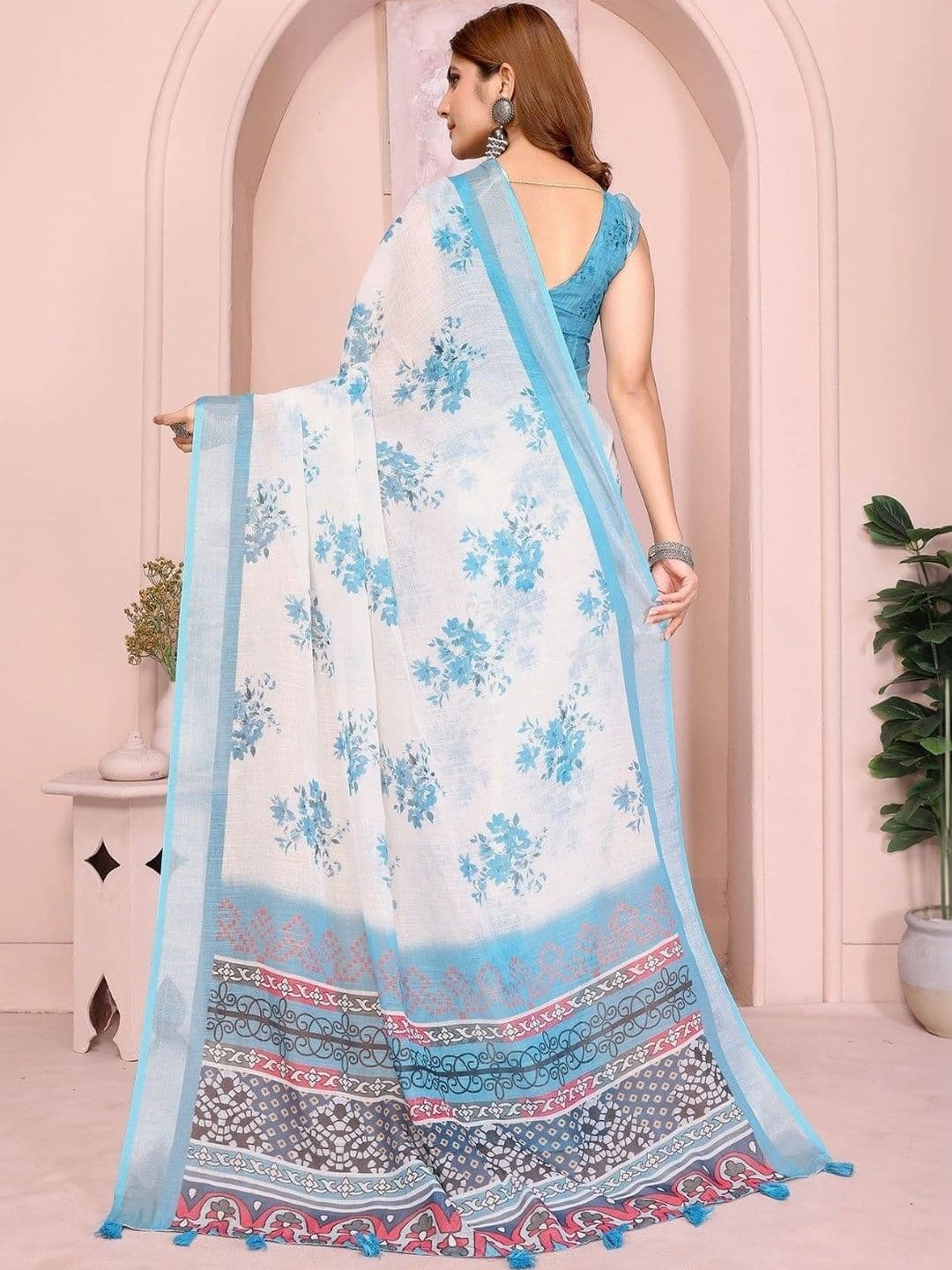 Kesarii Linen Blend Saree thumbnail 6