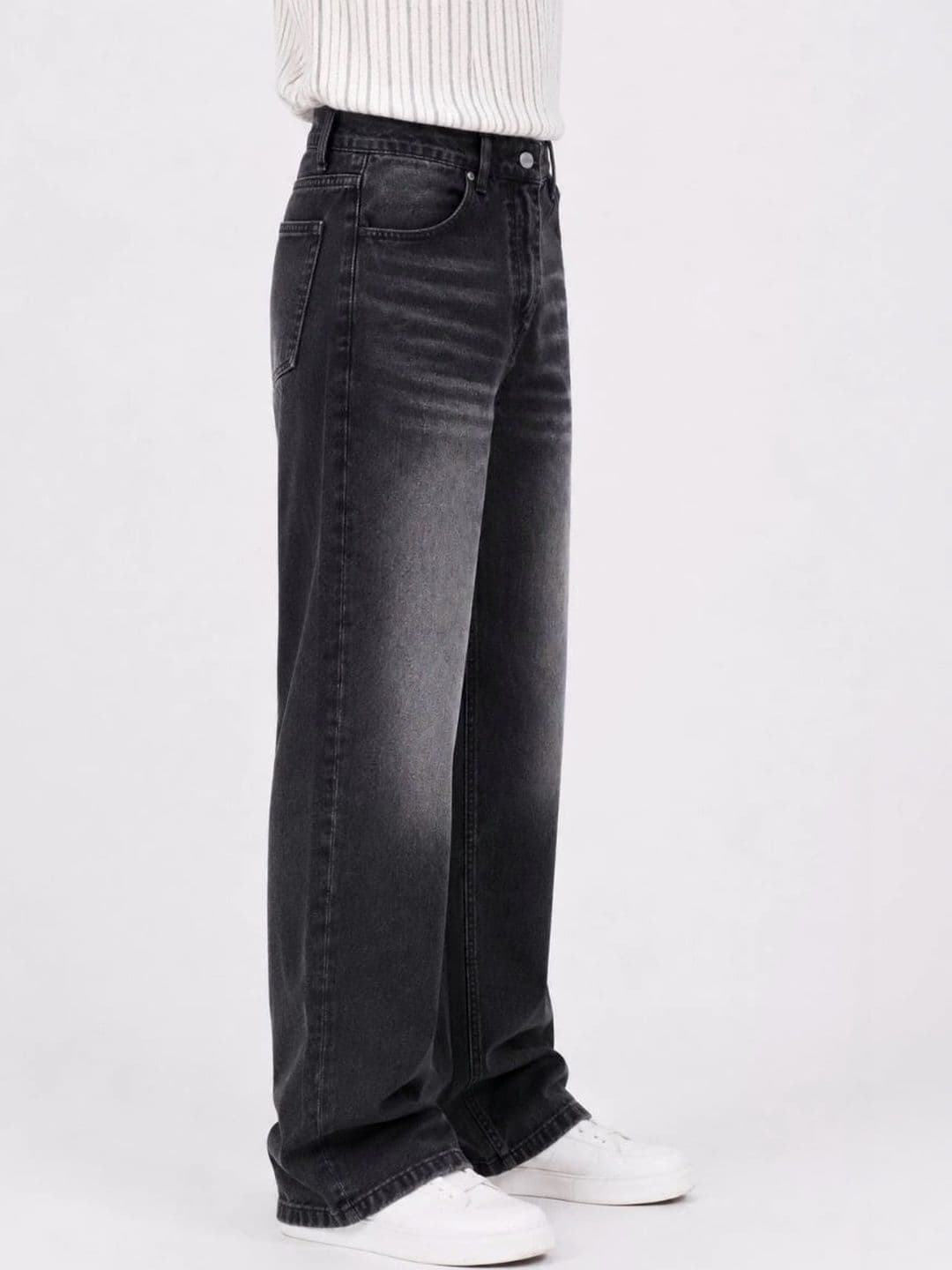 MQ Denim Men Straight Fit Mid-Rise Low Distress Light Fade Jeans thumbnail 5