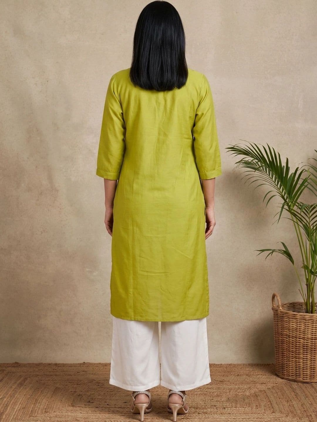 4u Fashion Women Dyed Thread Work Chanderi Silk Kurta thumbnail 2