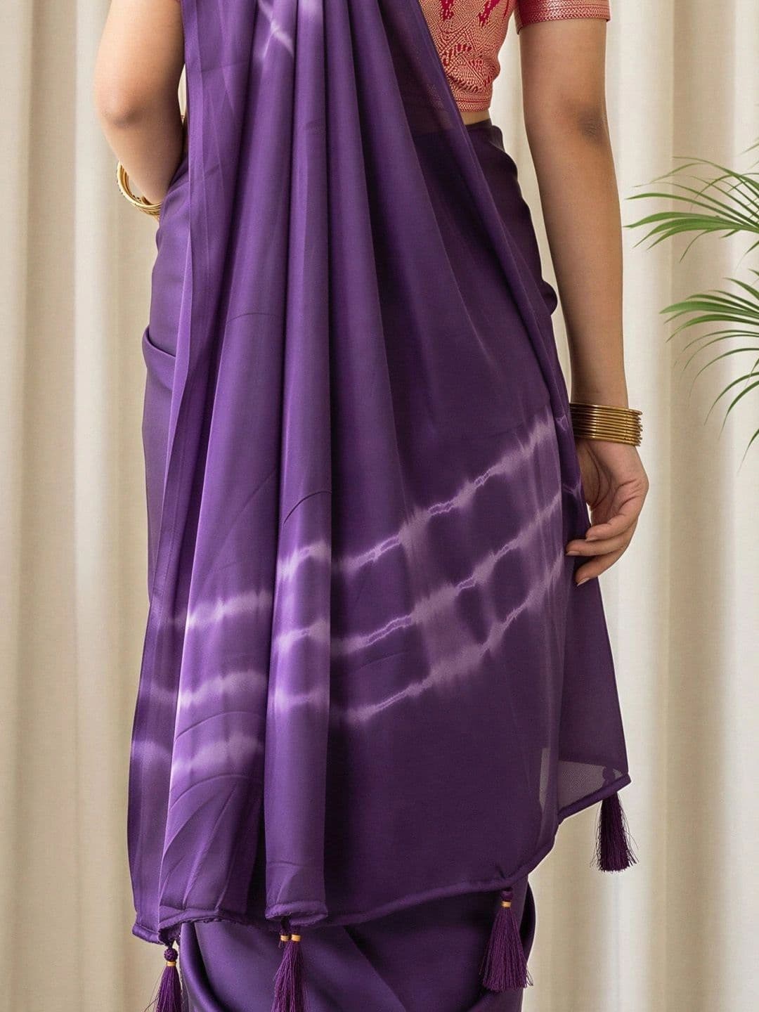 Sangria Tie and Dye Silk Blend Designer Block Print Saree thumbnail 4