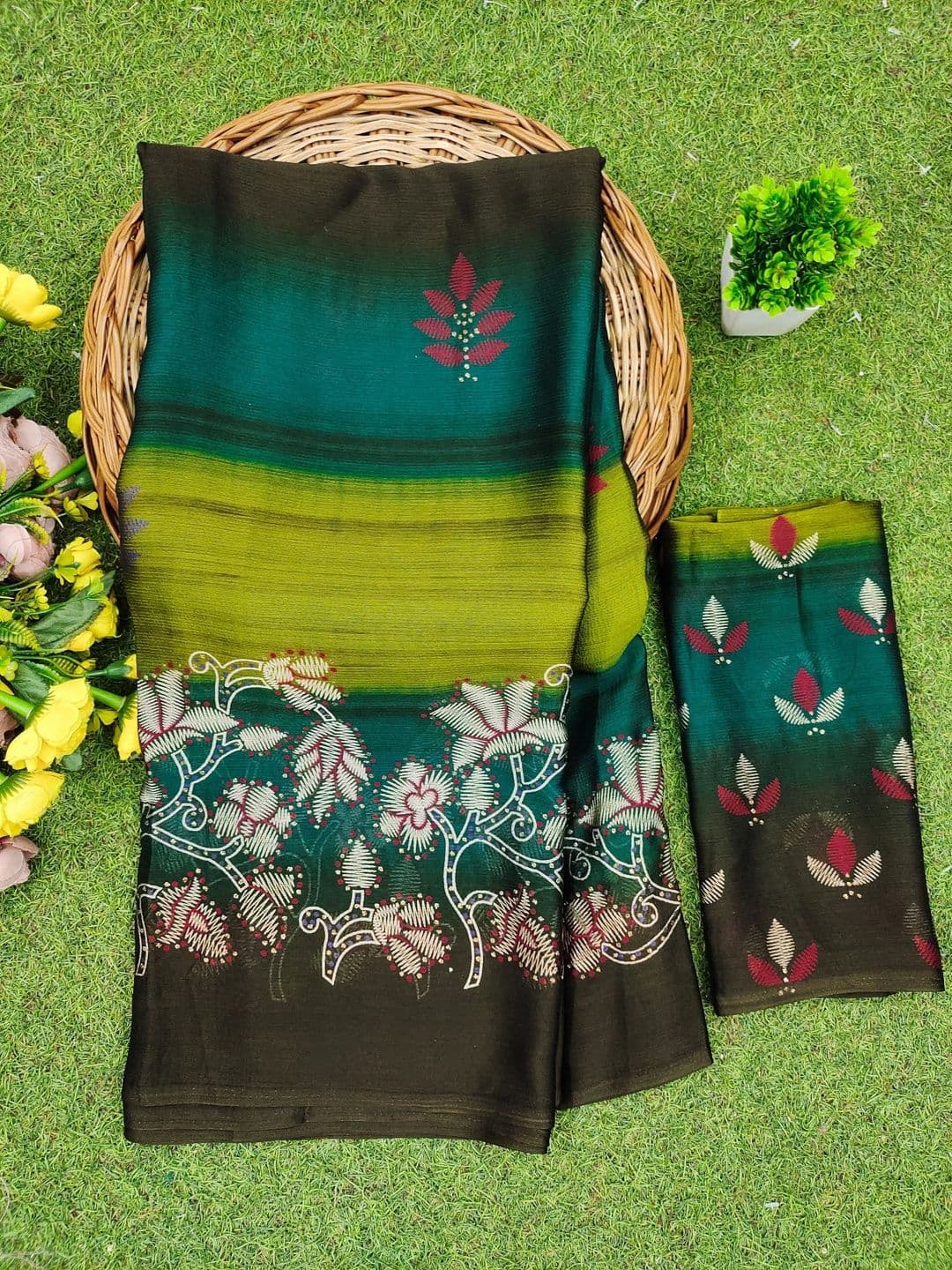 BOLOKA Embroidered Poly Georgette Designer Saree thumbnail 3