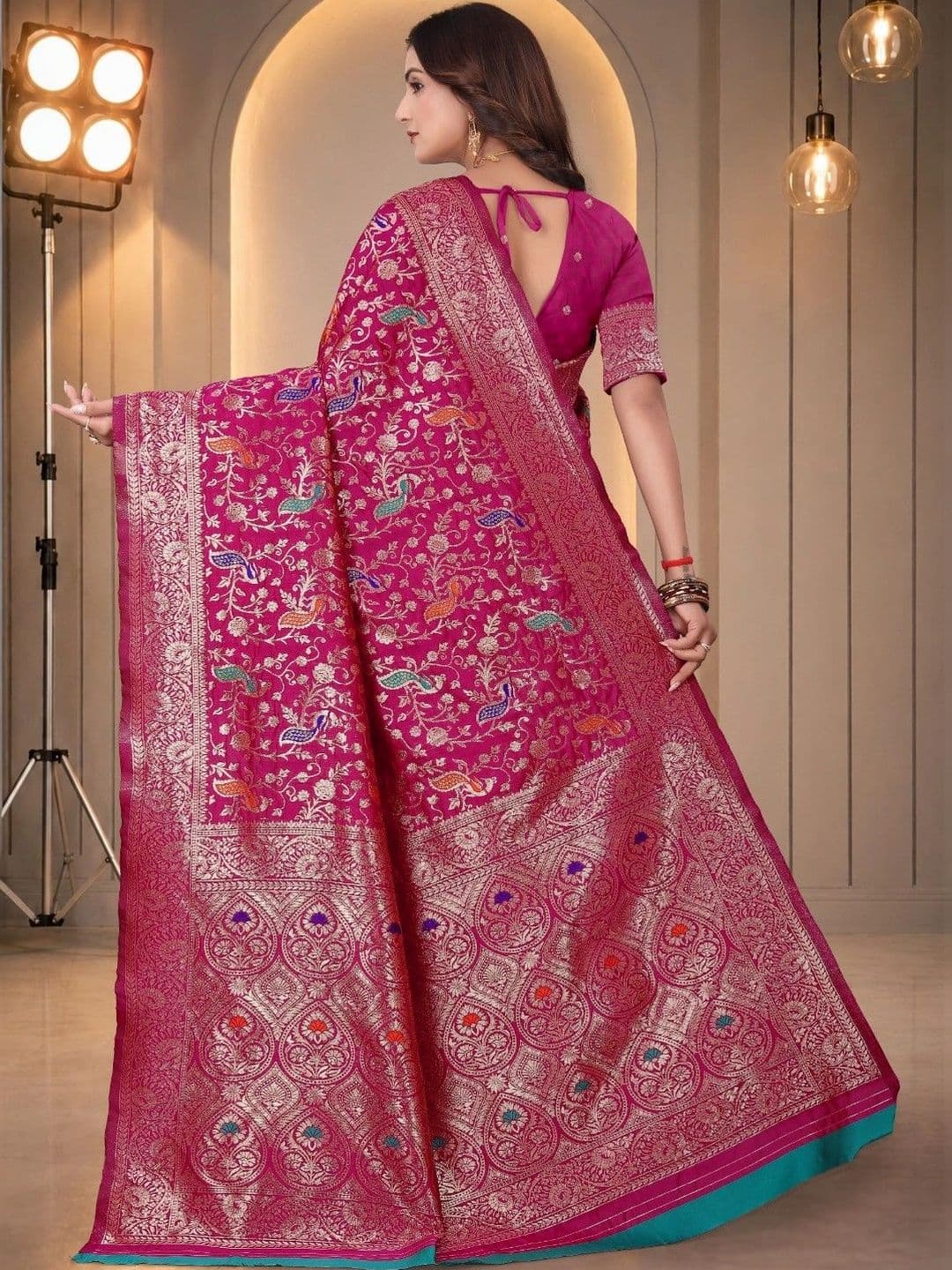 SILKARA CREATION Woven Design Zari Silk Blend Banarasi Saree thumbnail 3