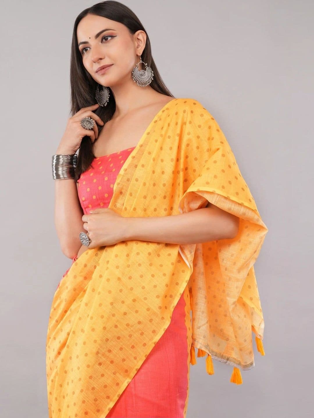 SAMANTHA Polka Dot Linen Blend Saree thumbnail 4