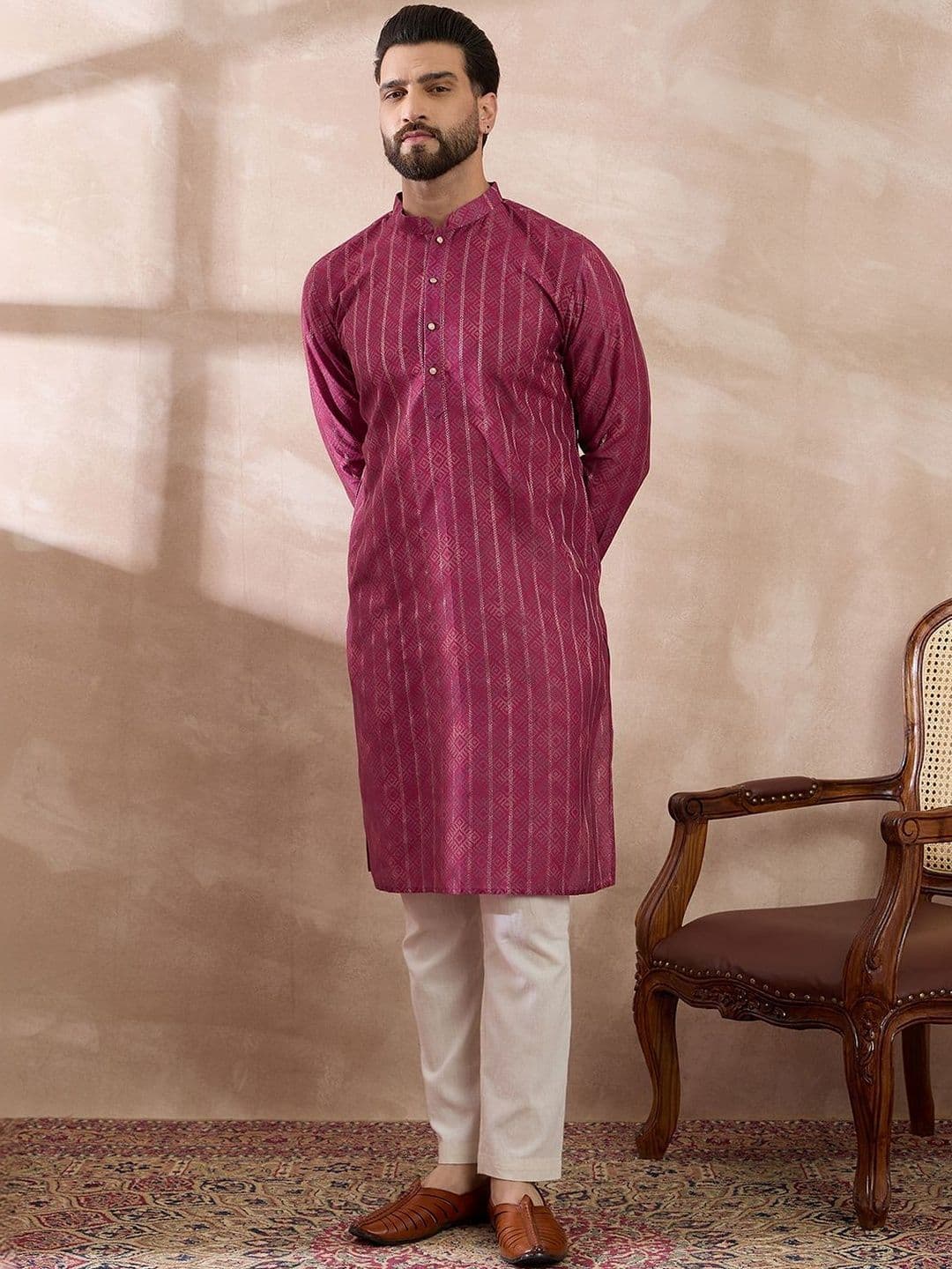 House of Pataudi Printed Silk Mandarin Collar Calf Length Straight Kurta thumbnail 4