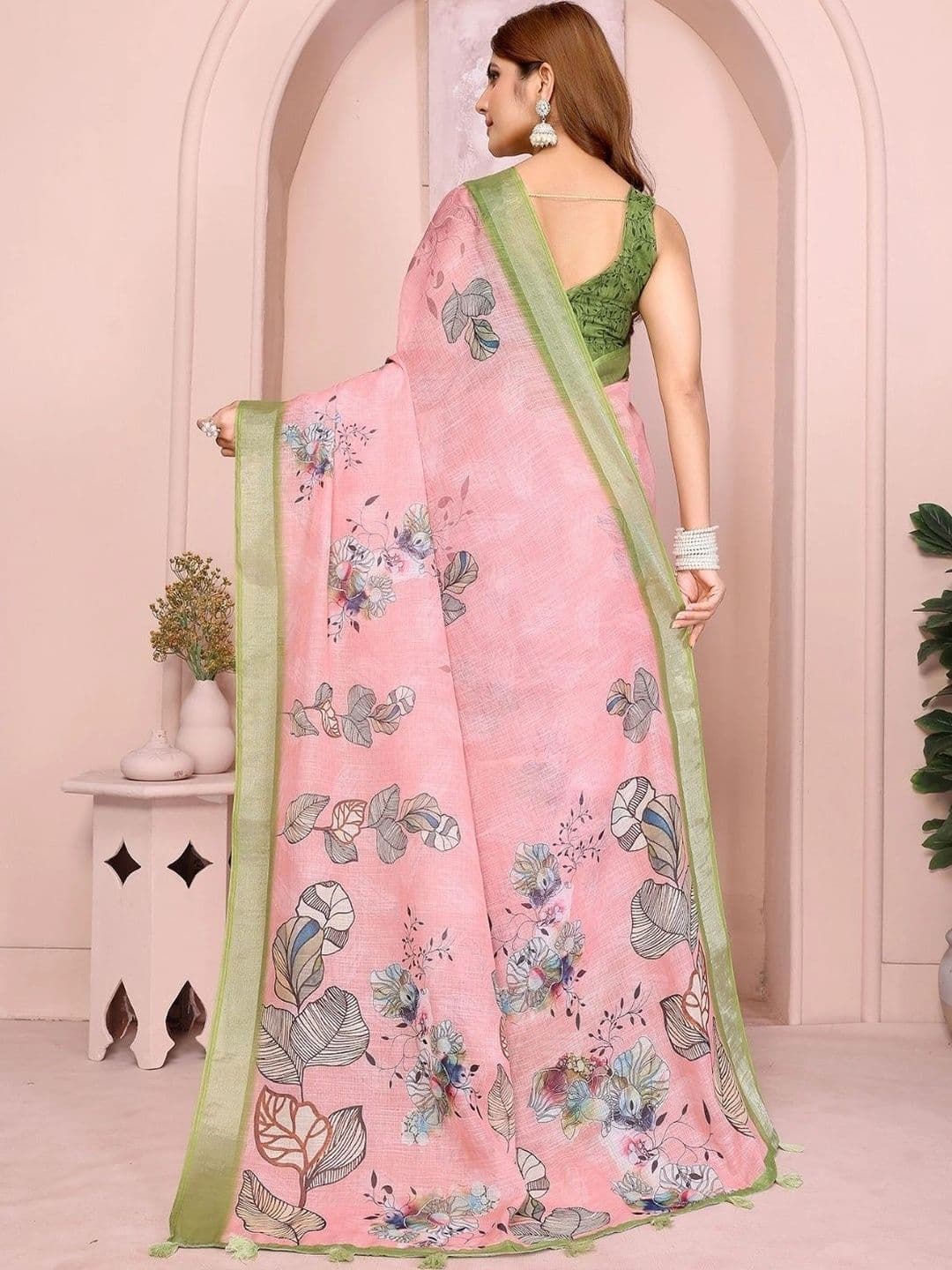 Kesarii Floral Linen Blend Saree thumbnail 6
