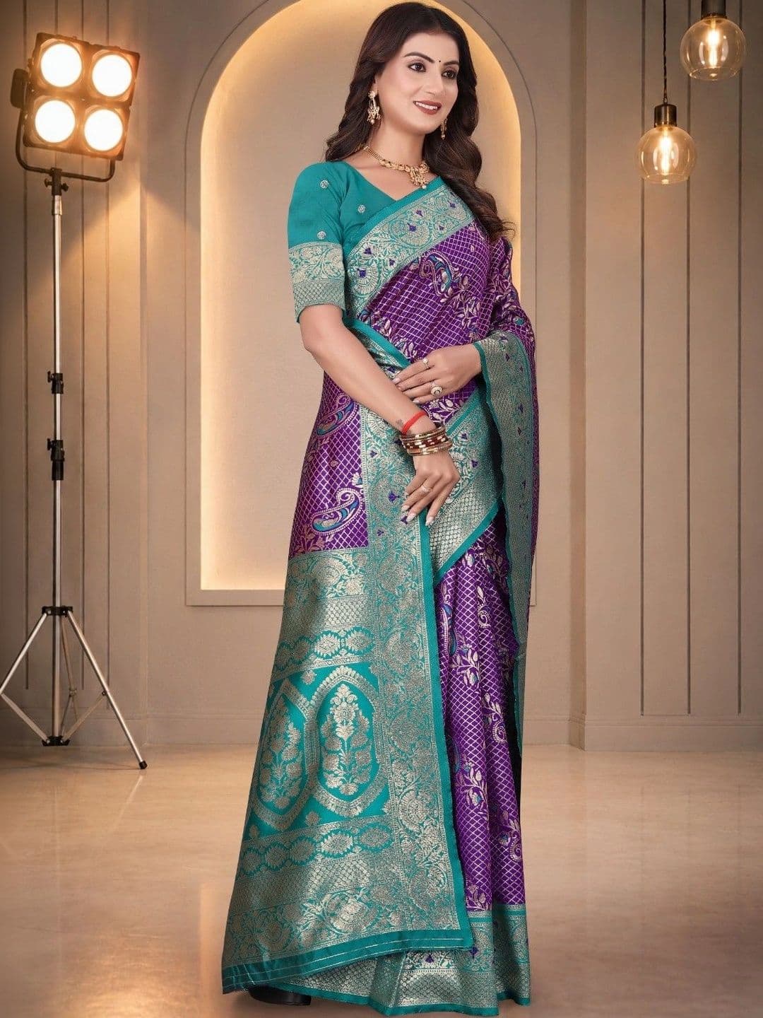 SILKARA CREATION Woven Design Zari Silk Blend Banarasi Saree thumbnail 7