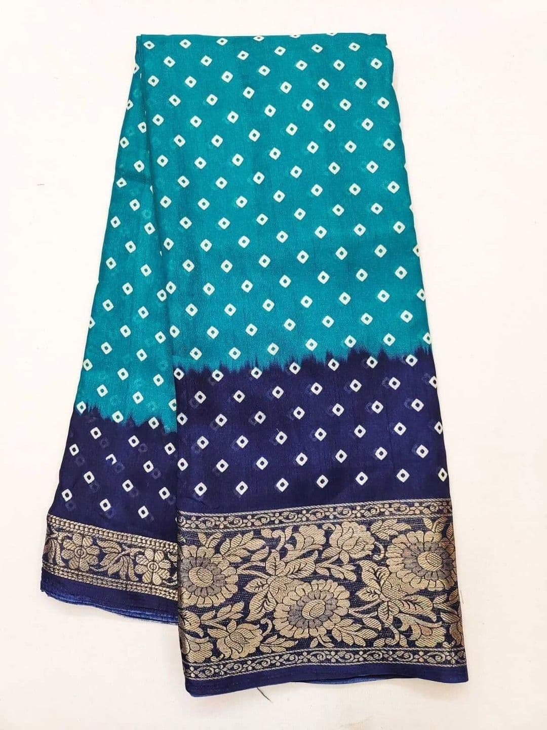 BOLOKA Bandhani Zari Art Silk Designer Bandhani Saree thumbnail 2