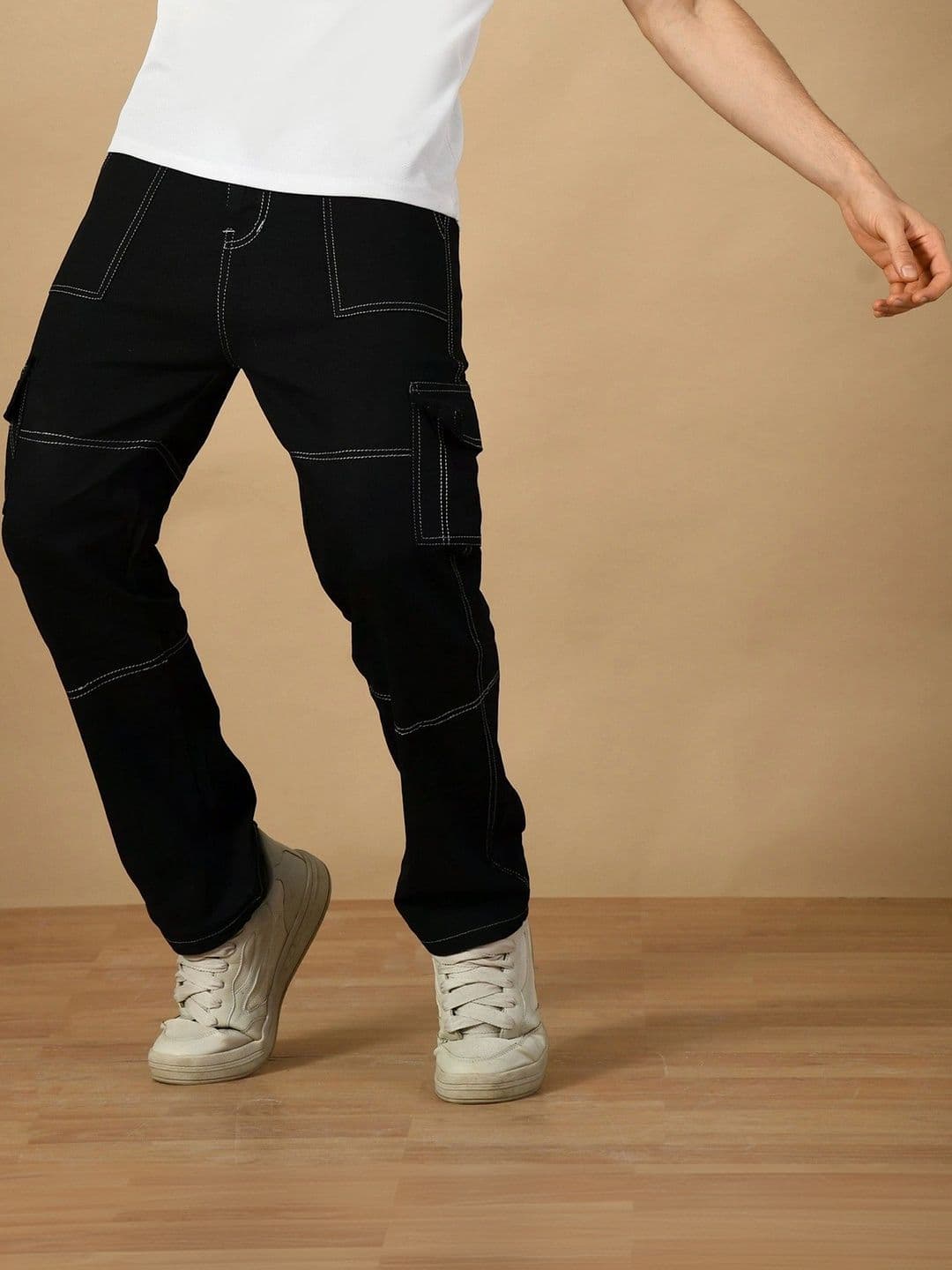 Metronaut Men Classic Relaxed Fit Mid-Rise Stretchable Jeans - view 1