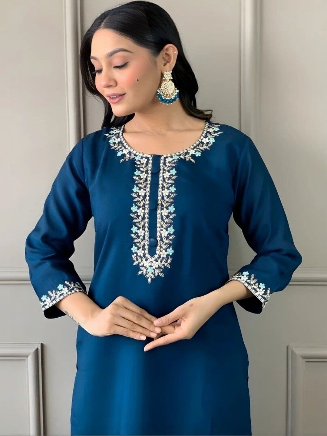 ERIKA Women Ethnic Motifs Embroidered Regular Thread Work Kurta with Trousers & With Dupatta thumbnail 4
