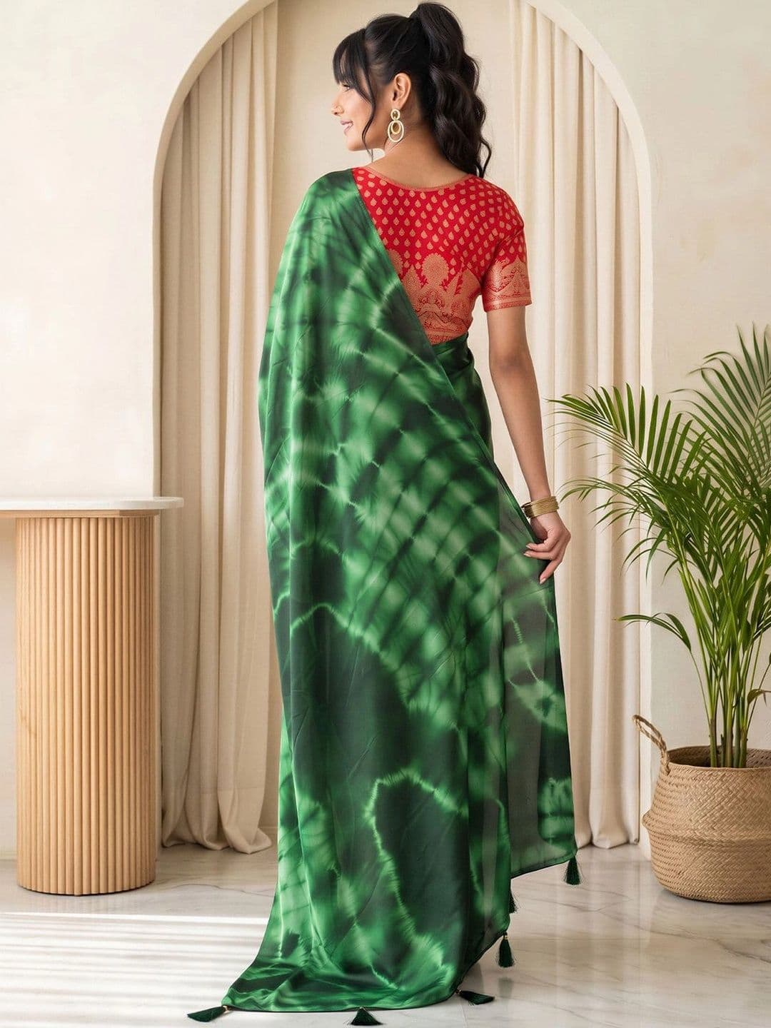 Sangria Tie and Dye Silk Blend Designer Block Print Saree thumbnail 6