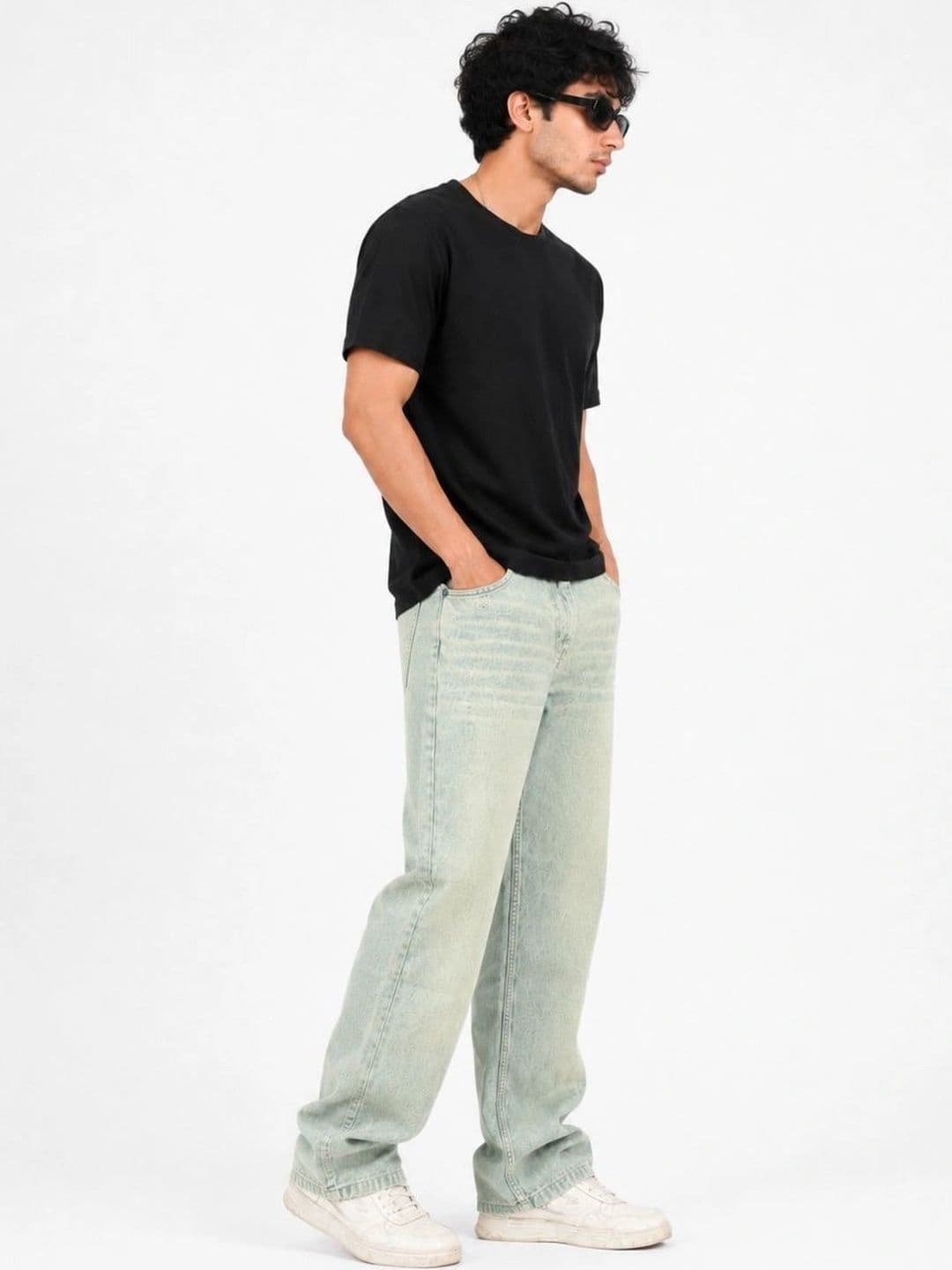 MQ Denim Men Straight Fit Mid-Rise Light Fade Jeans thumbnail 4