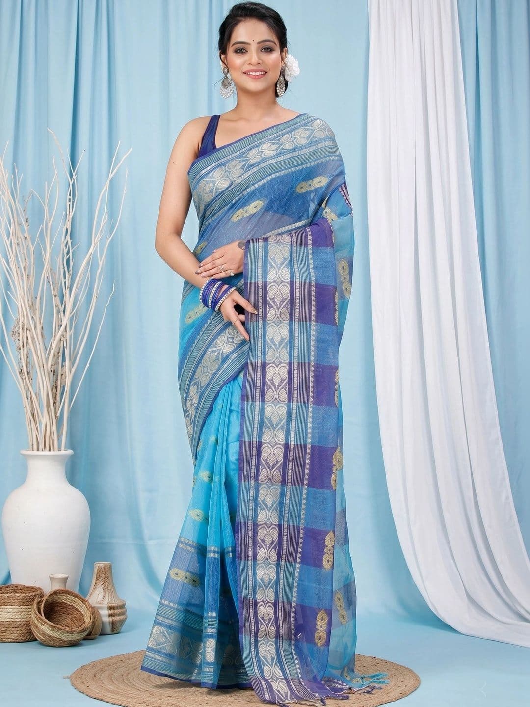 GitAsit Woven Design Zari Pure Cotton Handloom Taant Saree - view 1