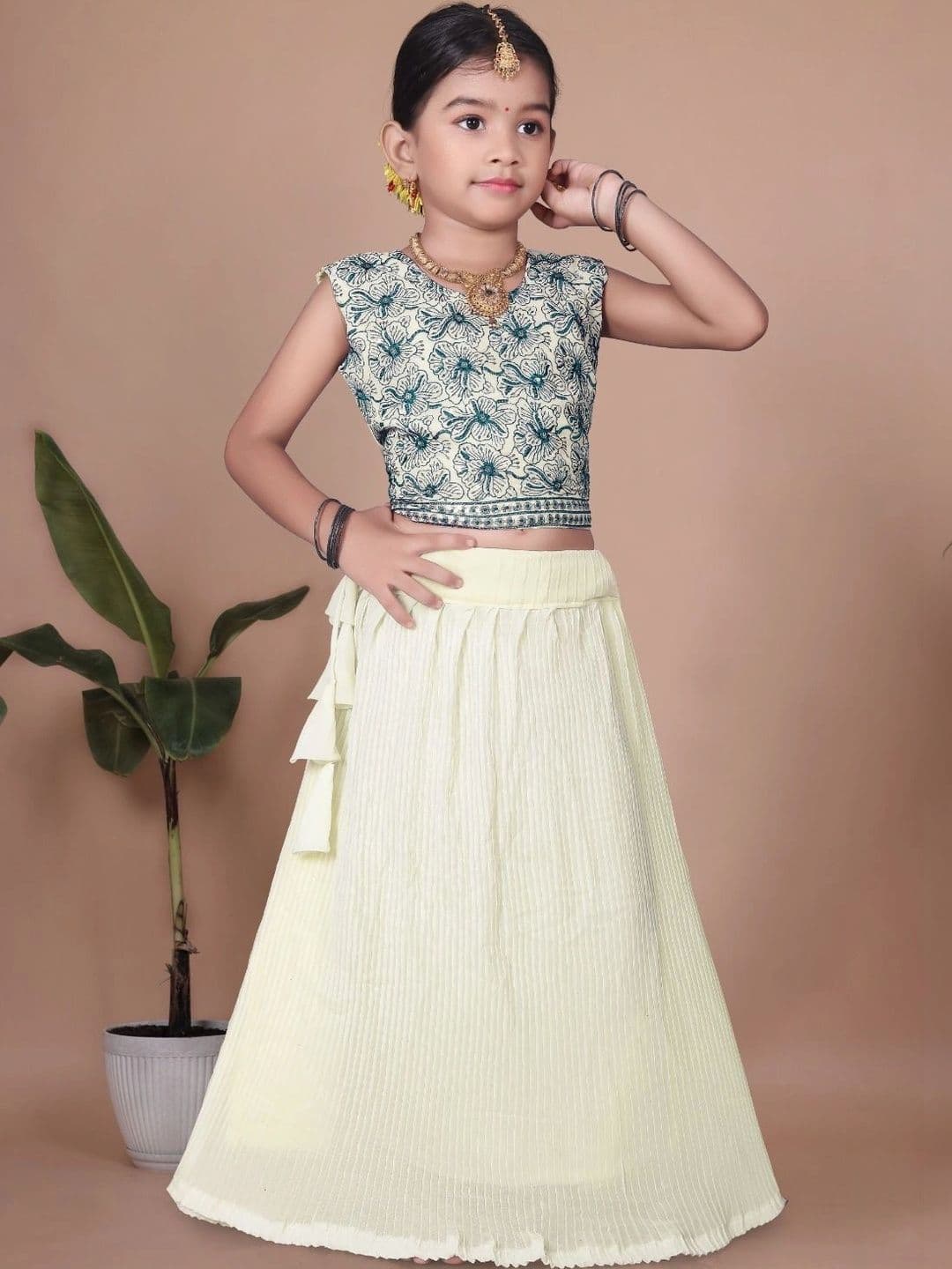 Tiny Twirls Girls Embroidered Thread Work Ready to Wear Lehenga & thumbnail 2