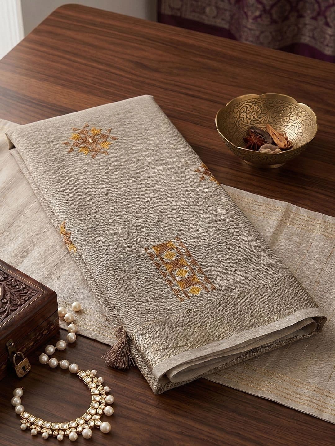 Mitera Striped Embroidered Linen Blend Saree thumbnail 6