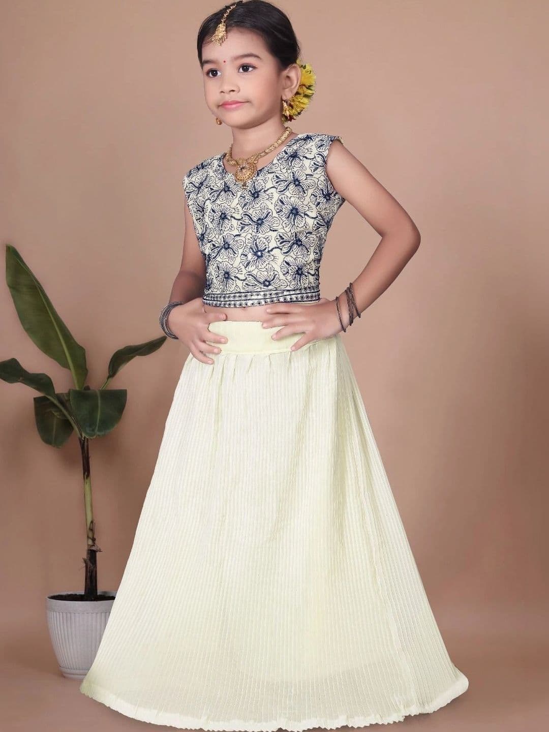 Tiny Twirls Girls Printed Ready to Wear Lehenga & thumbnail 2