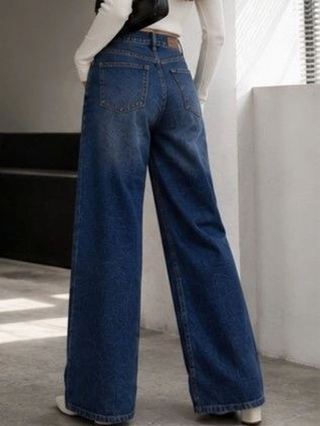 Shrutika Women Original Wide Leg High-Rise Light Fade Stretchable Jeans thumbnail 2