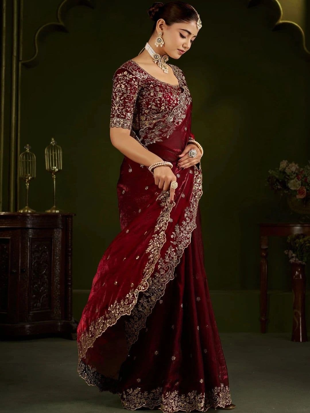 ANJAVI FASHION Women Floral Embroidered Heavy Work Saree thumbnail 4