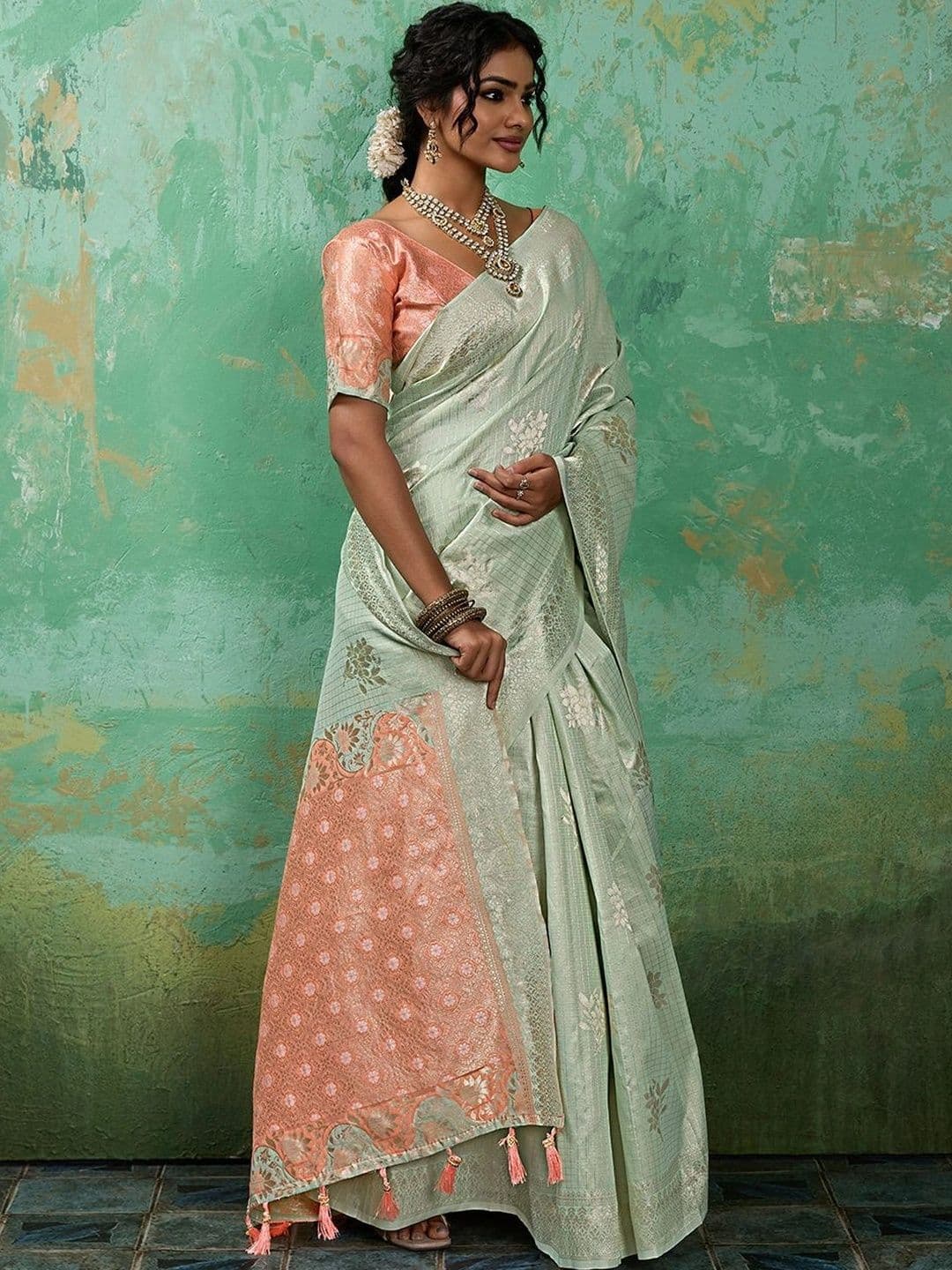 Mitera Women Floral Printed Zari Chanderi Saree thumbnail 5