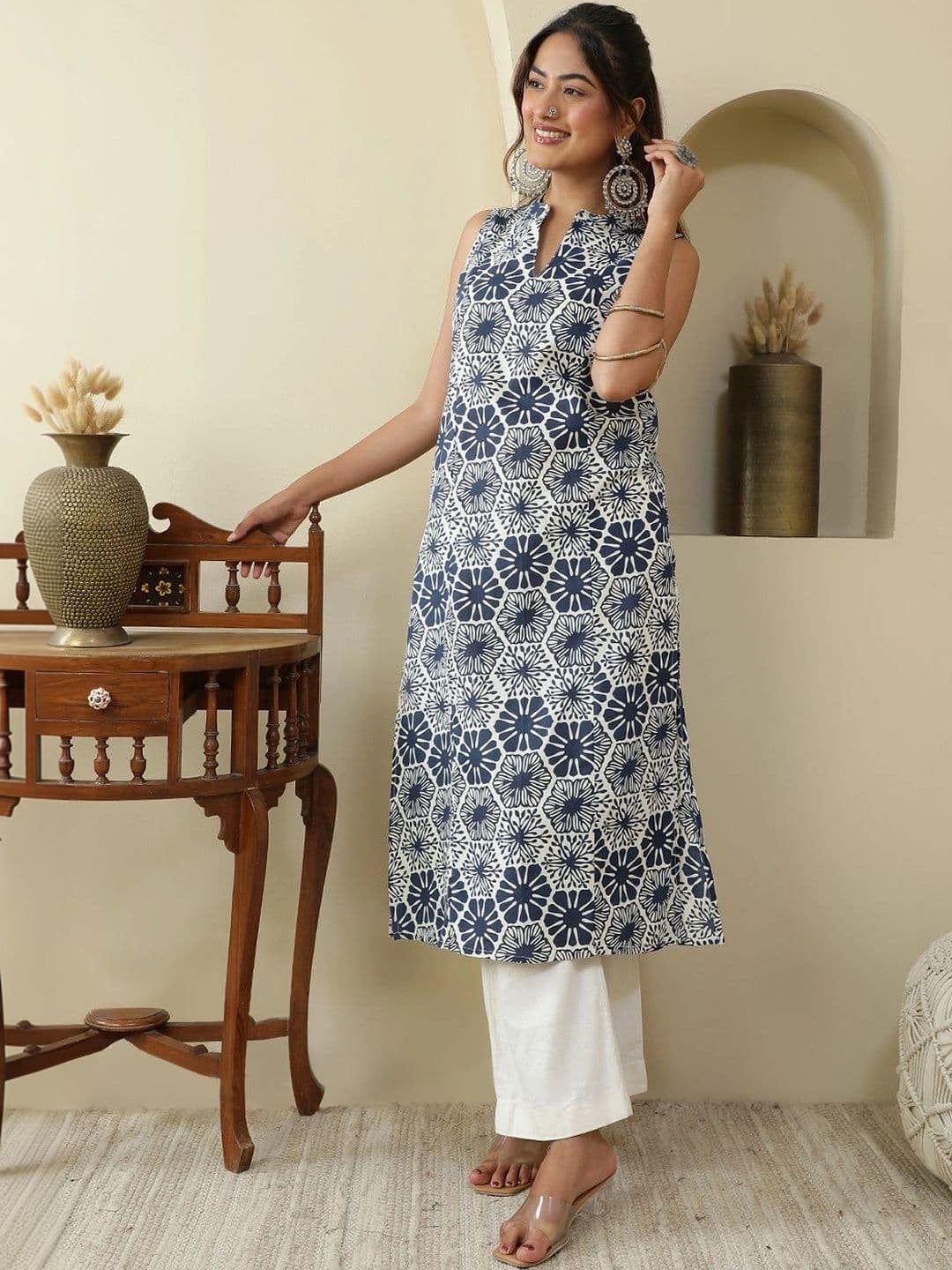 Anouk Women Floral Printed Indie Prints Kurta thumbnail 2