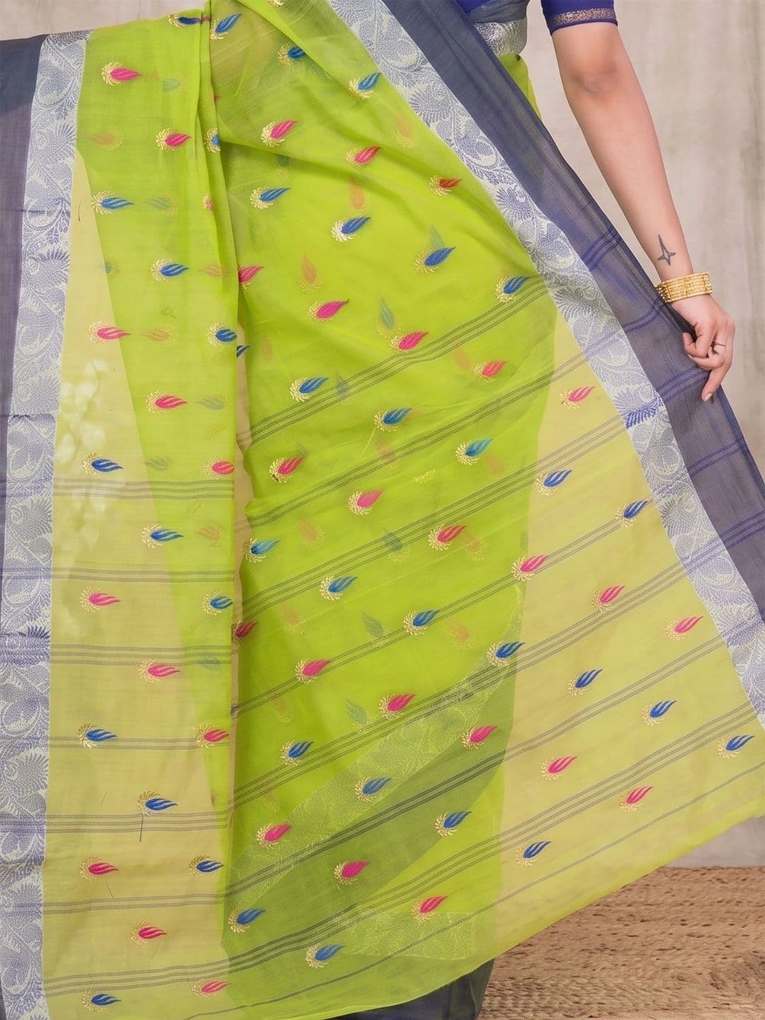 GitAsit Ethnic Motifs Woven Design Zari Pure Cotton Handloom Taant Saree thumbnail 3