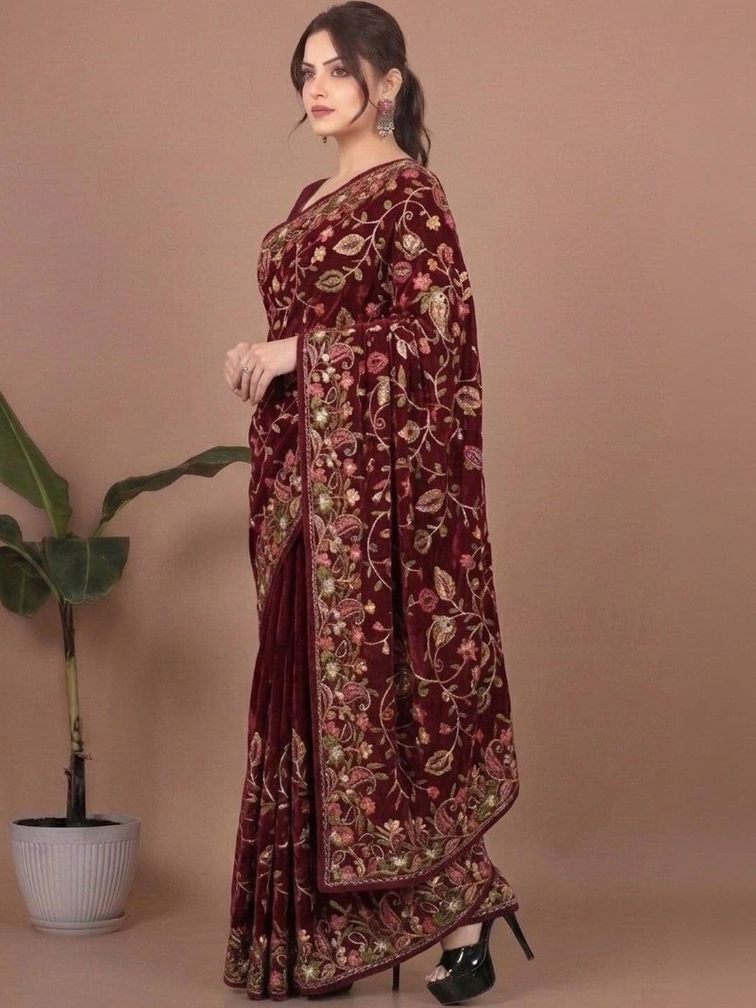 akhodalkrp Floral Embroidered Net Saree thumbnail 3