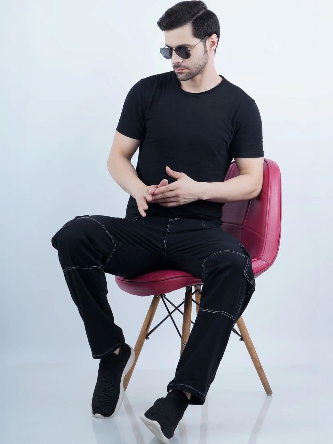 R.Code by The Roadster Life Co. Men Classic Relaxed Fit Mid-Rise Stretchable Jeans thumbnail 3
