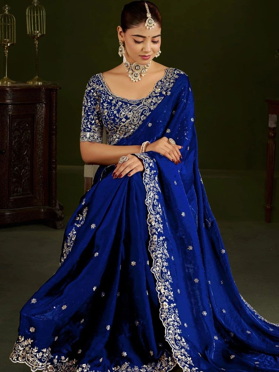 ANJAVI FASHION Floral Embroidered Heavy Work Saree thumbnail 5