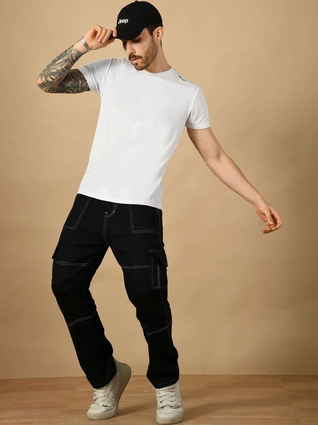 Metronaut Men Classic Relaxed Fit Mid-Rise Stretchable Jeans thumbnail 2