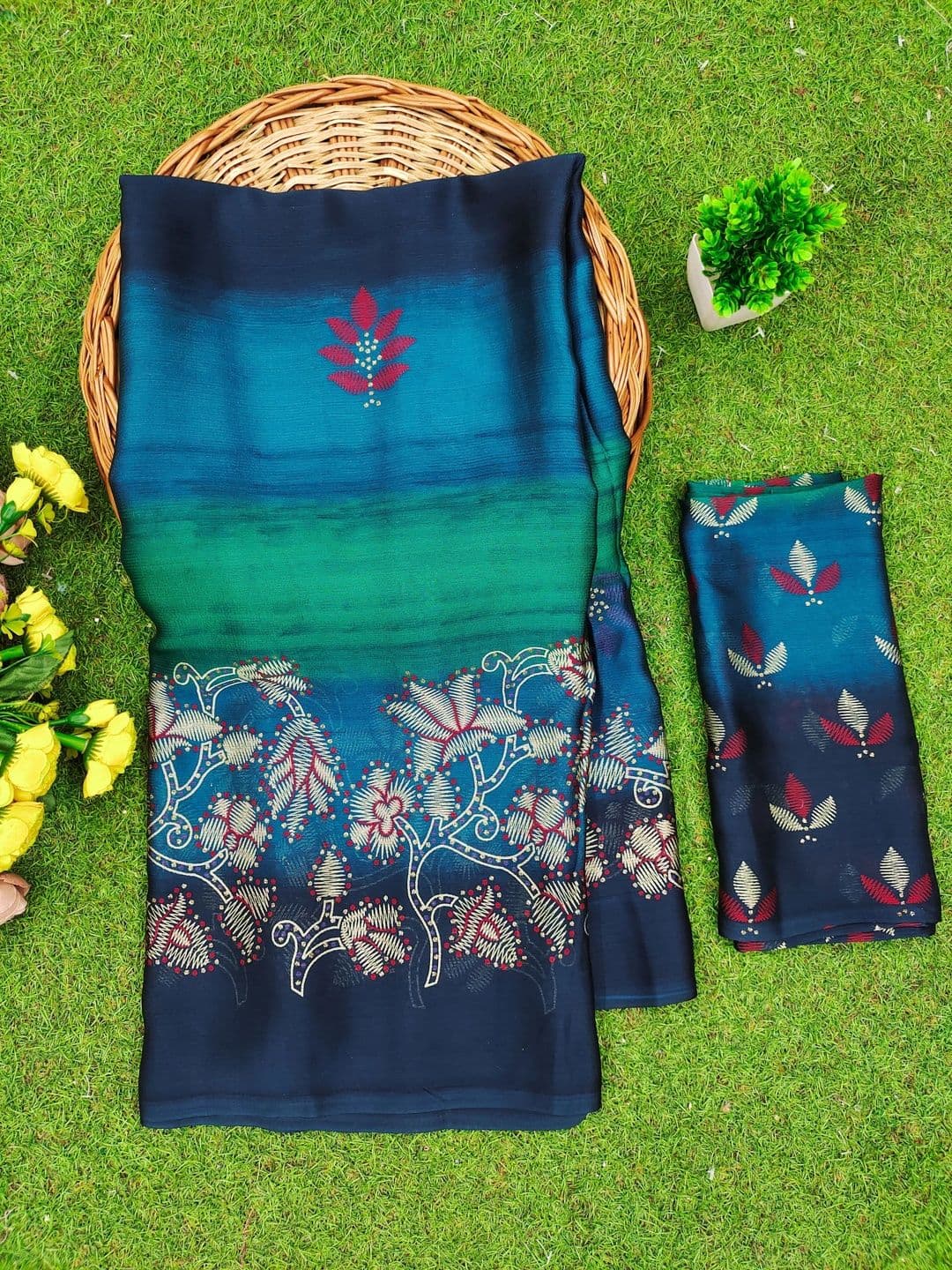 BOLOKA Floral Poly Georgette Designer Saree thumbnail 5