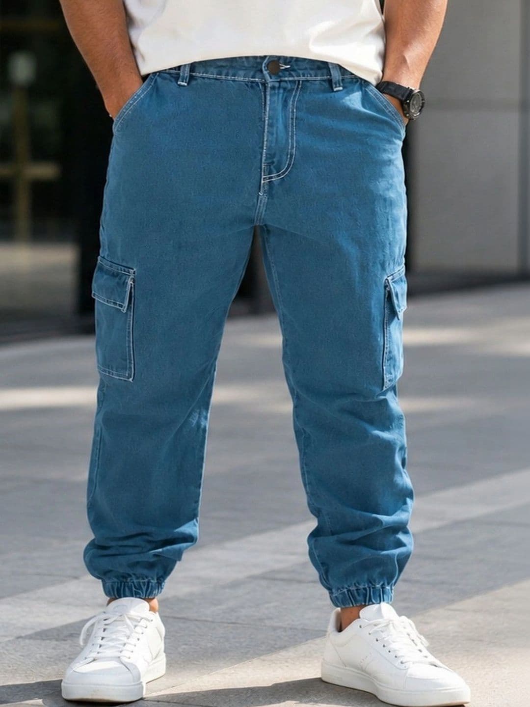styhub Men Relaxed Fit Mid-Rise Jeans thumbnail 2