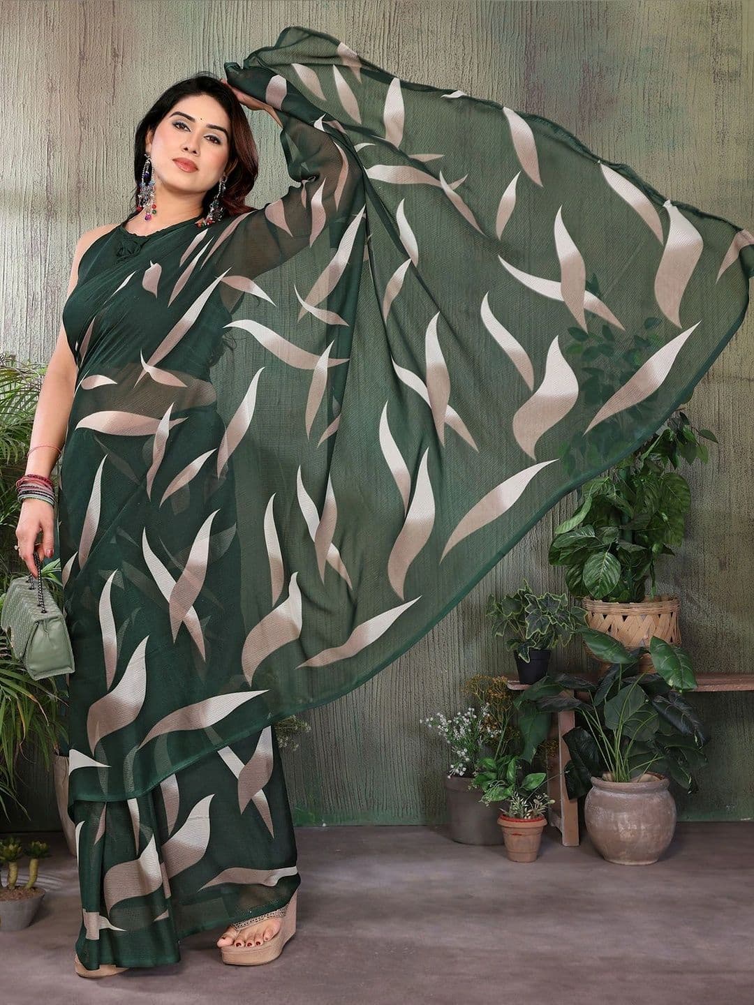 JANOI Pure Georgette Saree thumbnail 3