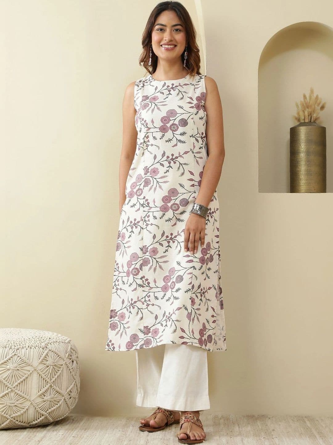 Anouk Women Floral Printed Floral Kurta thumbnail 3