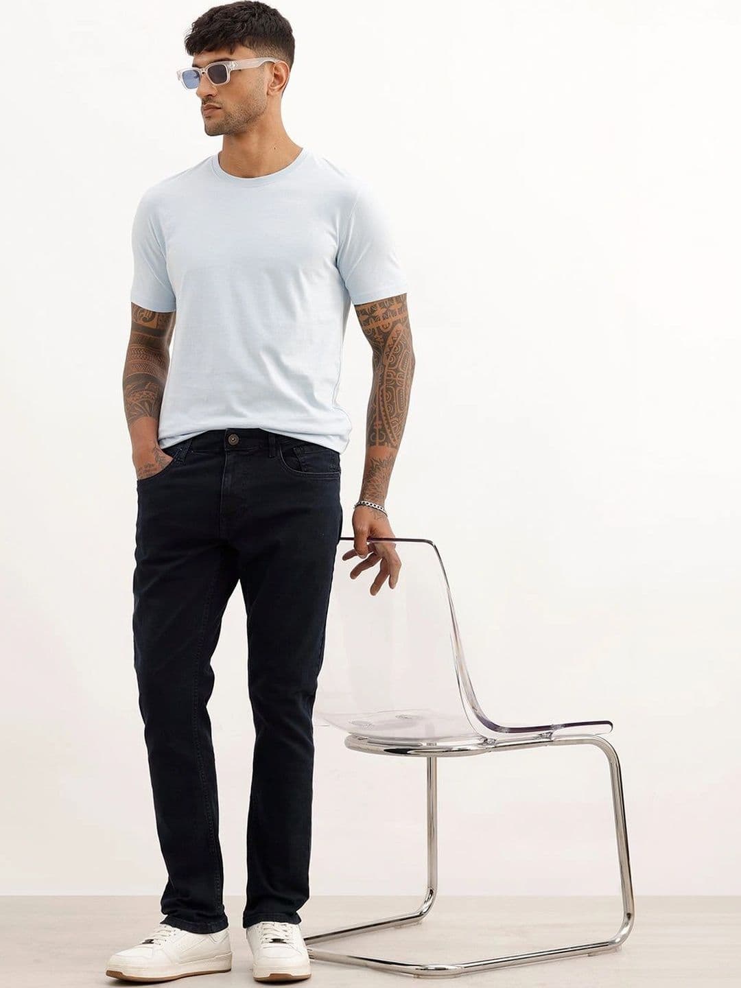 WROGN Men Slim Fit Mid-Rise Stretchable Jeans thumbnail 4