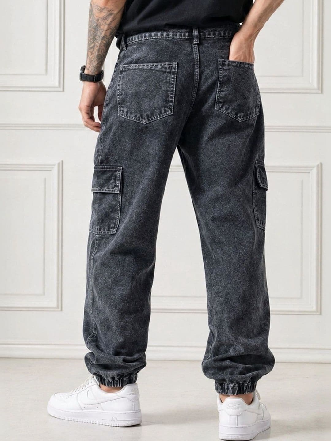 styhub Men Relaxed Fit Mid-Rise Acid Wash Jeans thumbnail 3