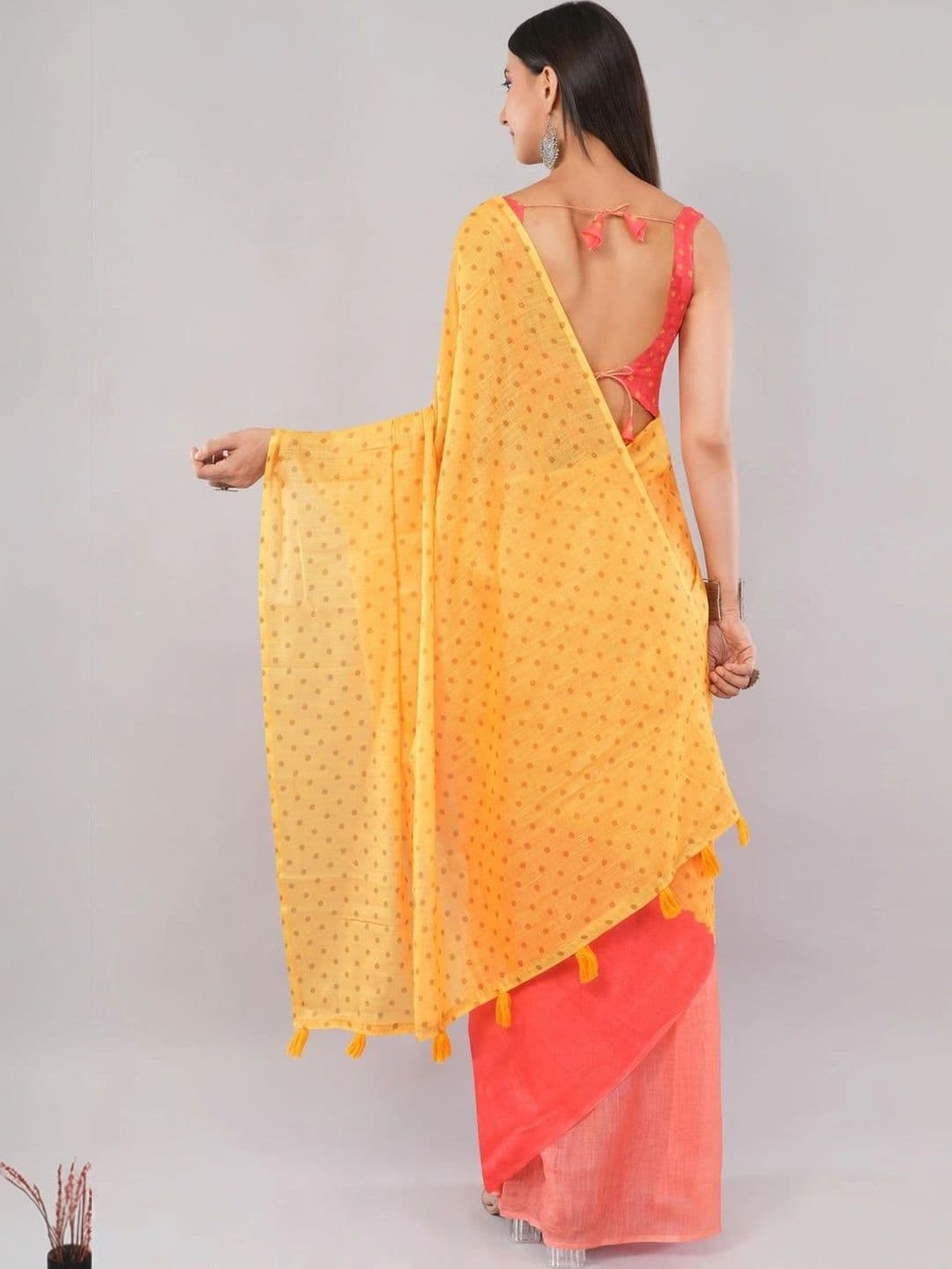 SAMANTHA Polka Dot Linen Blend Saree thumbnail 2