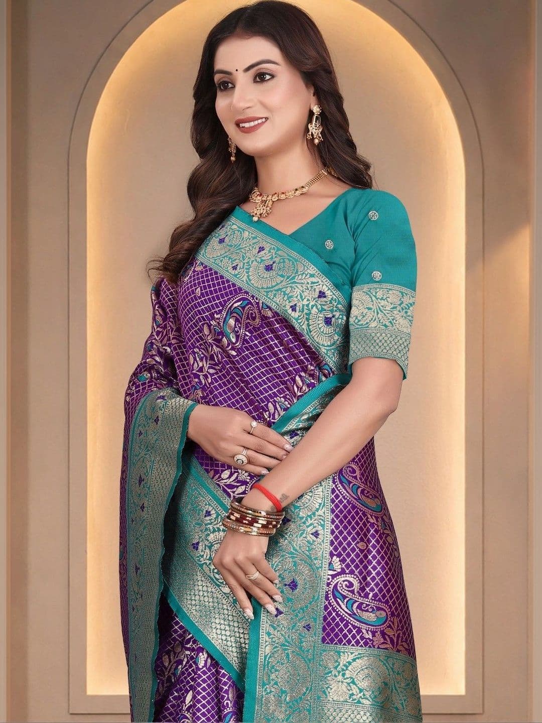 SILKARA CREATION Woven Design Zari Silk Blend Banarasi Saree thumbnail 3