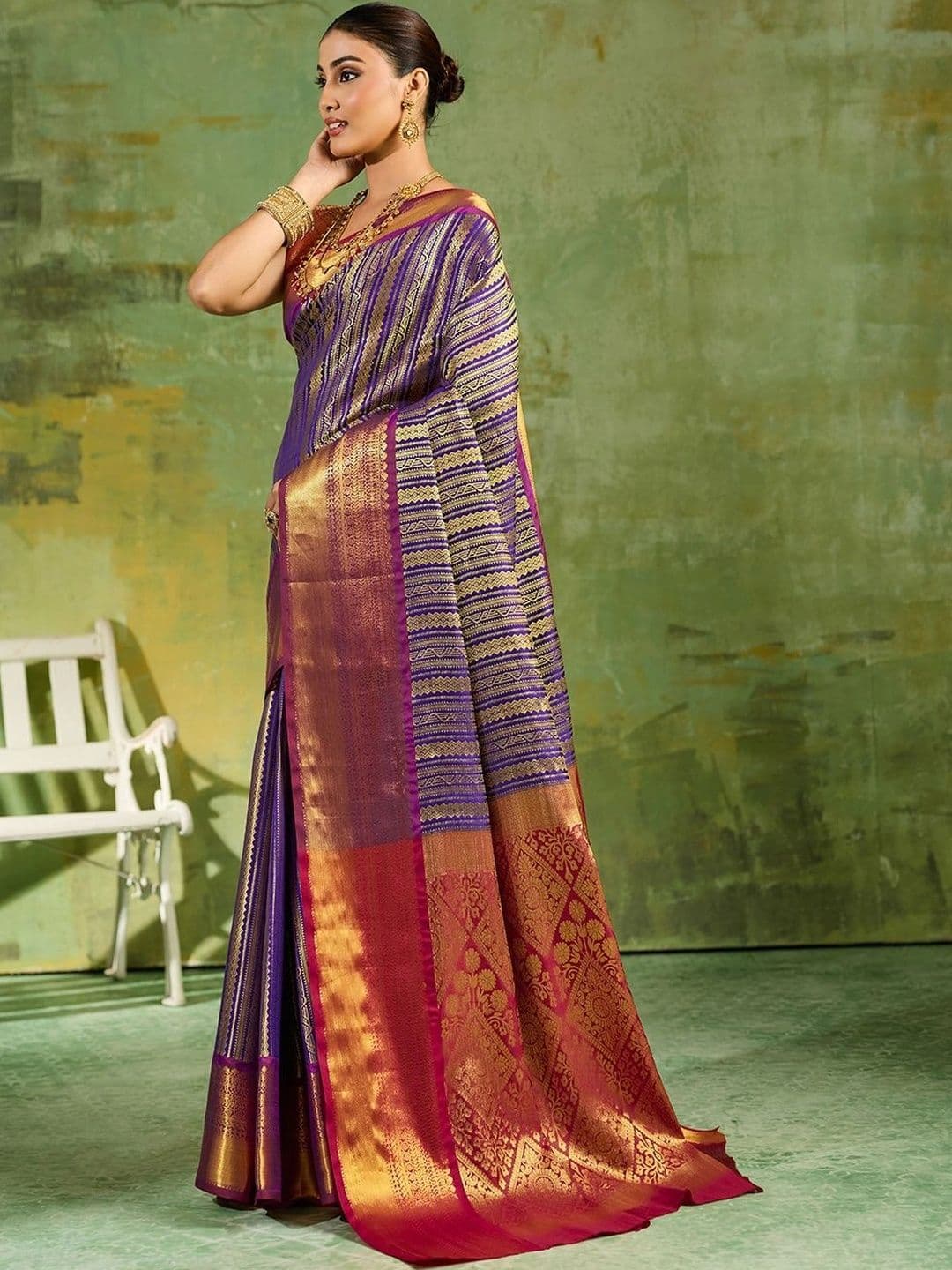 Mitera Woven Design Zari Silk Blend Kanjeevaram Saree thumbnail 2