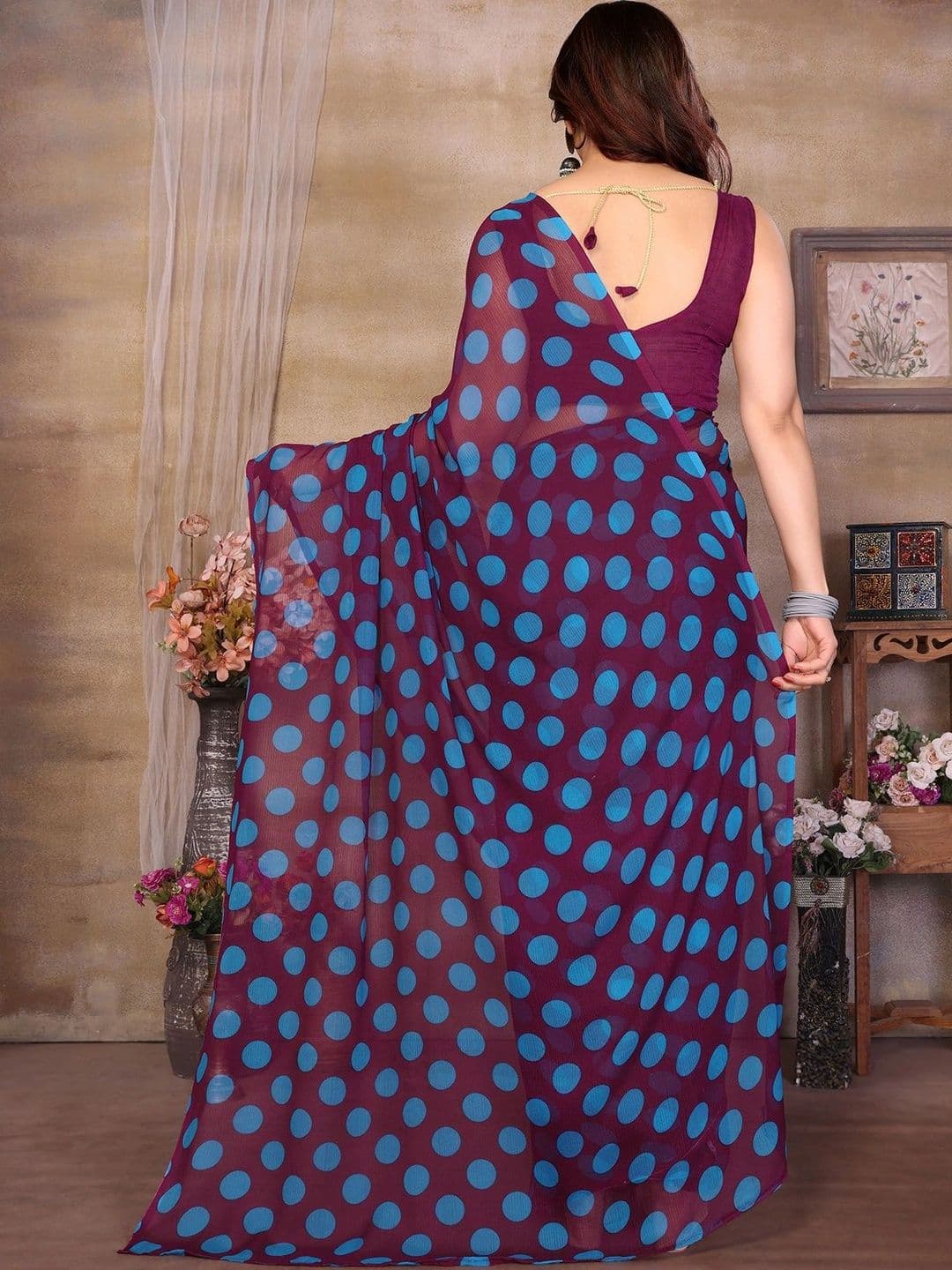 NIRVAAN Polka Dot Pure Georgette Saree thumbnail 2