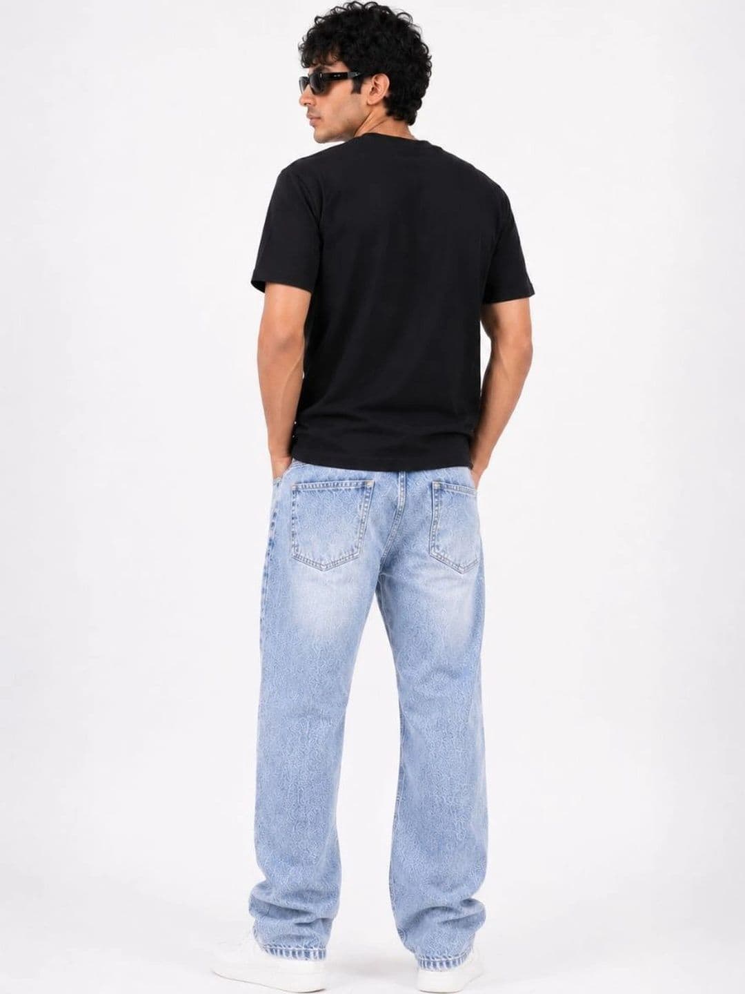MQ Denim Men Straight Fit Mid-Rise Light Fade Jeans thumbnail 4