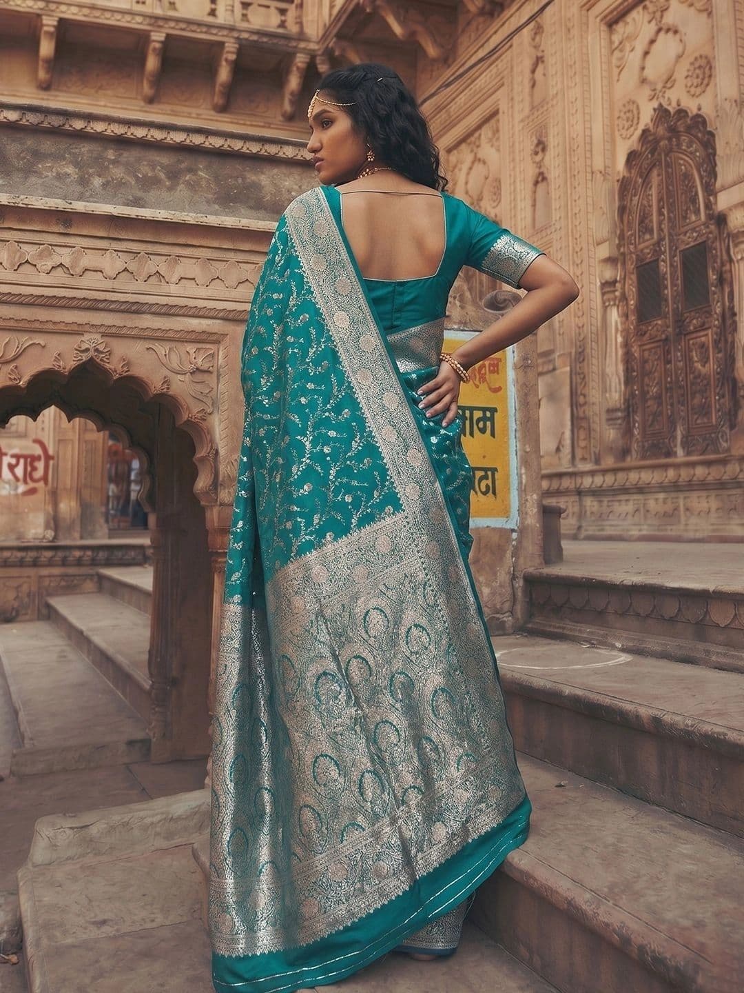 Mitera Woven Design Zari Silk Blend Banarasi Saree thumbnail 2