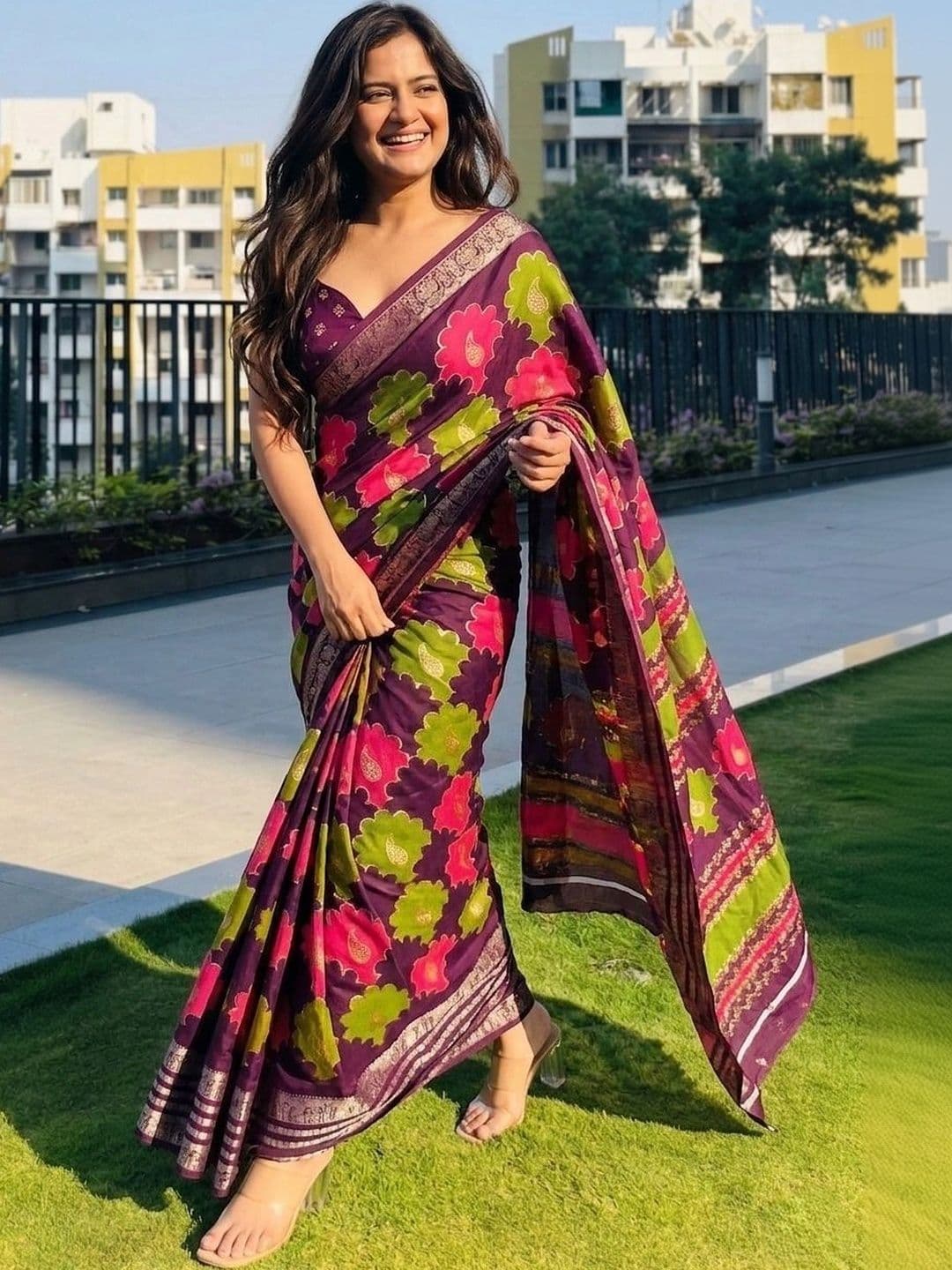 BOLOKA Floral Zari Art Silk Designer Saree thumbnail 2