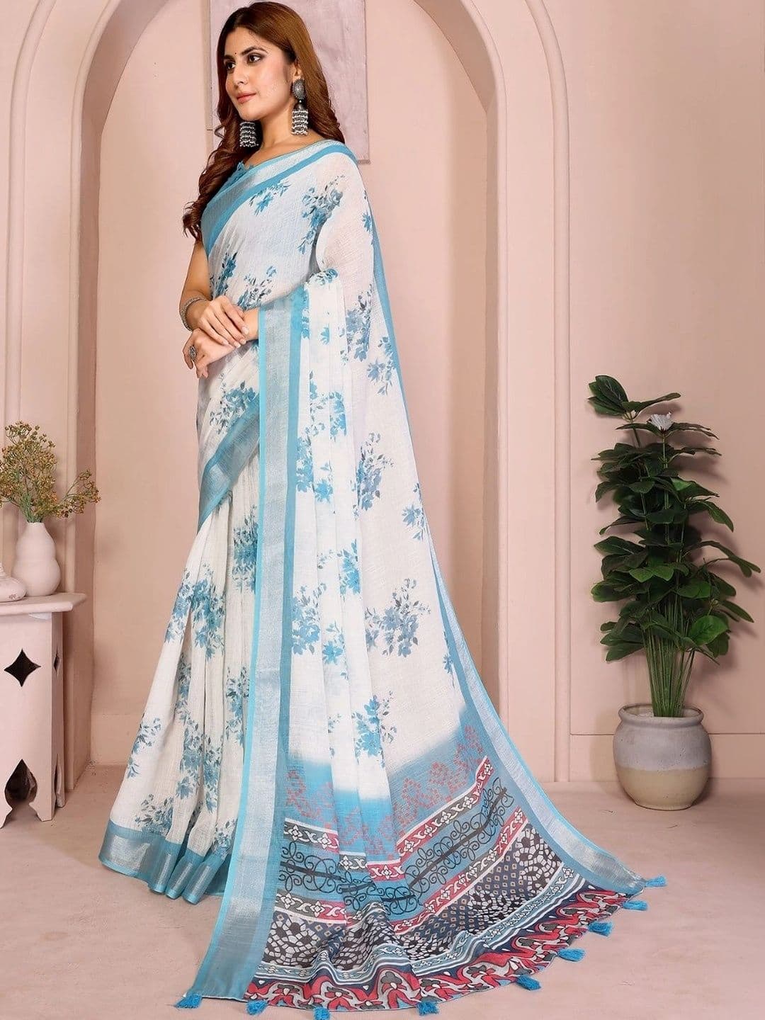 Kesarii Linen Blend Saree thumbnail 3