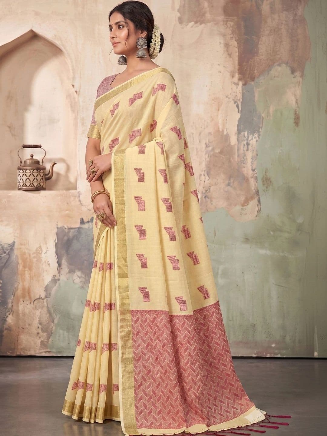Mitera Woven Design Zari Linen Blend Saree thumbnail 2