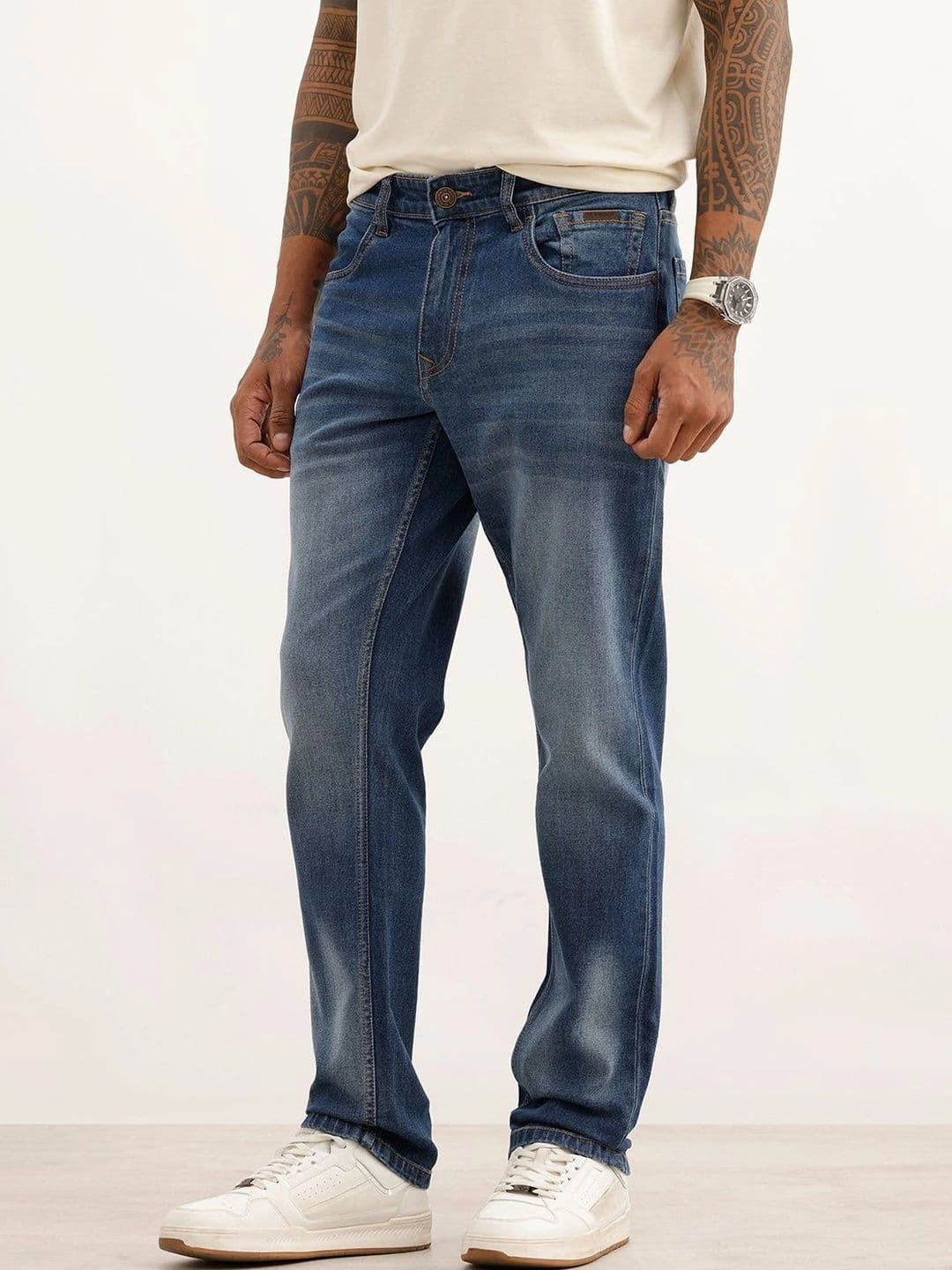 WROGN Men Straight Fit Mid-Rise Low Distress Light Fade Stretchable Jeans thumbnail 3