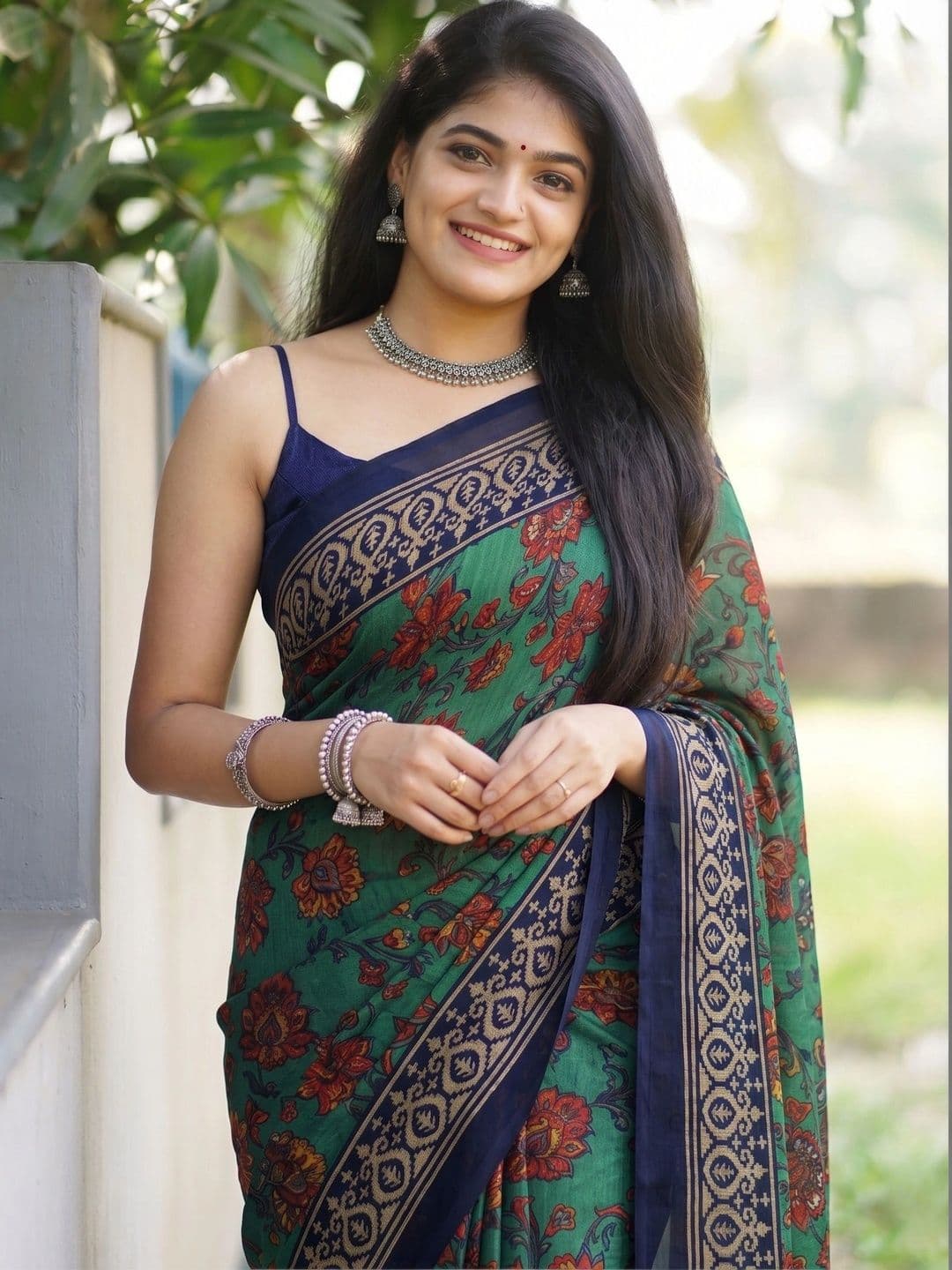BOLOKA Paisley Poly Georgette Designer Saree thumbnail 4