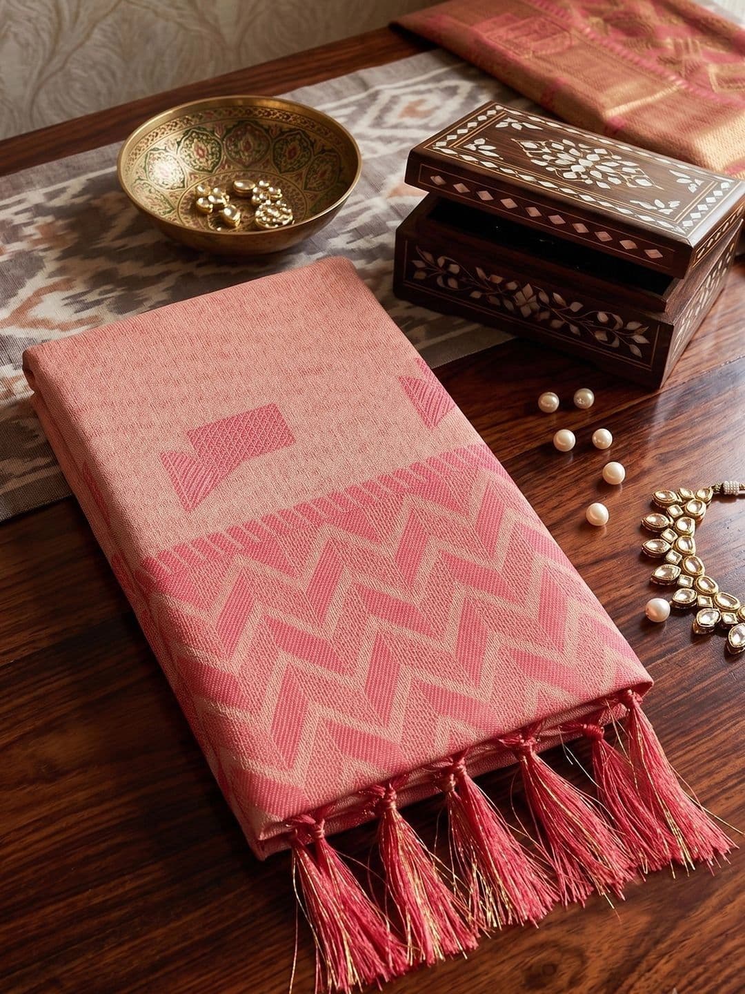 Mitera Woven Design Linen Blend Saree thumbnail 4