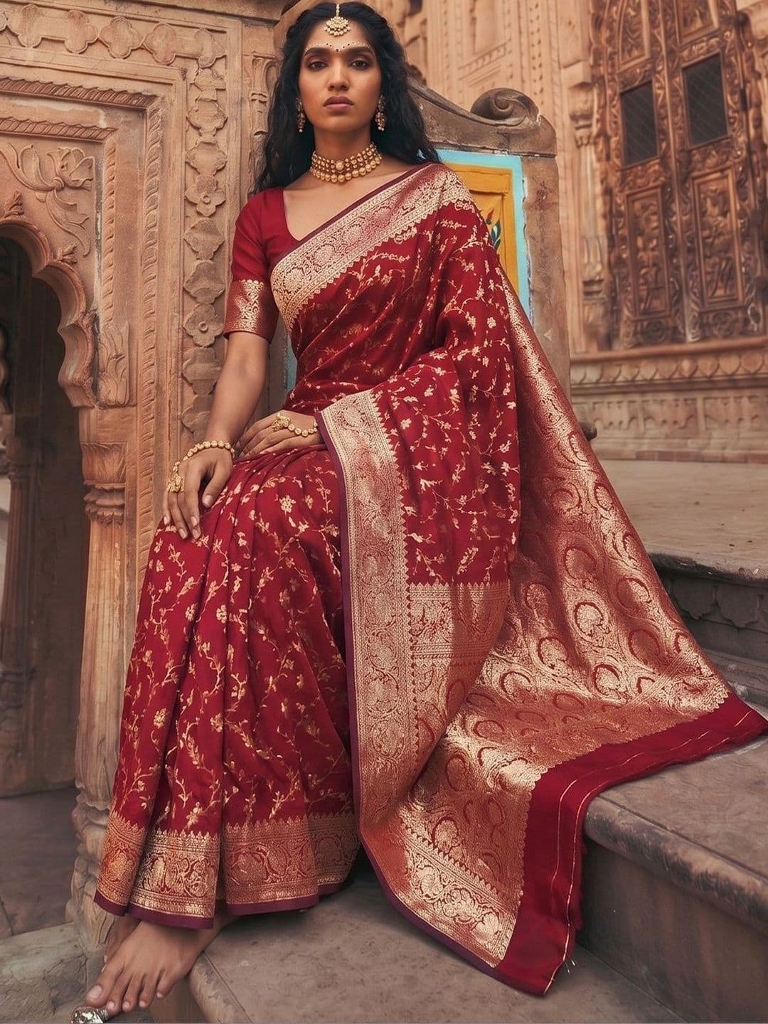 Mitera Paisley Zari Silk Blend Banarasi Saree thumbnail 5