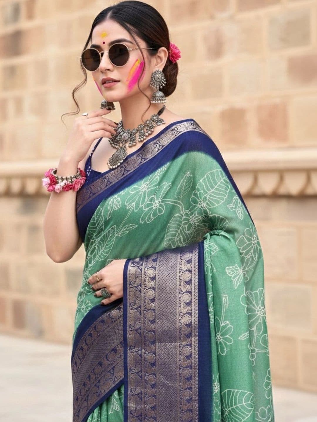 BOLOKA Zari Art Silk Designer Bandhani Saree thumbnail 3