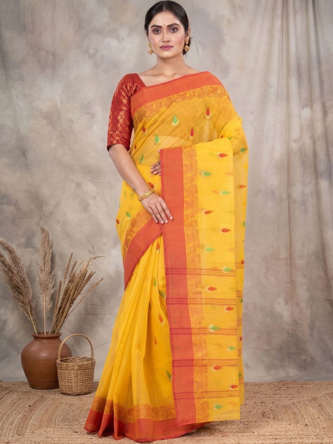 GitAsit Women Woven Design Zari Pure Cotton Handloom Taant Saree - view 1