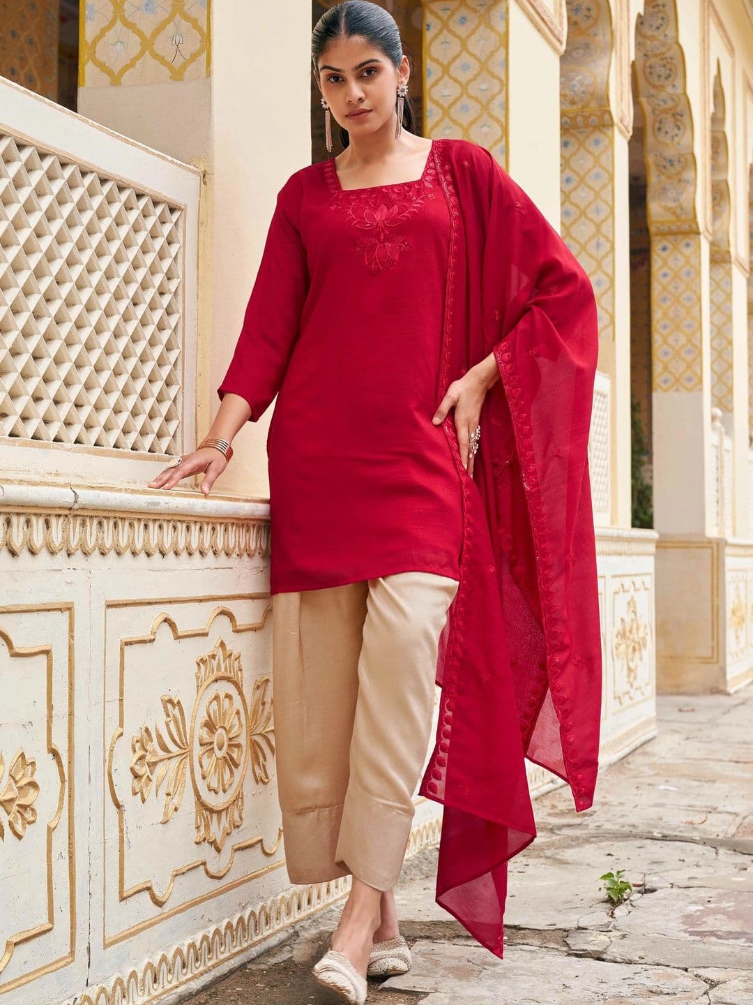 Tikhi Imli Embroidered Silk Blend Farshi Salwar Kurta Set Women thumbnail 4